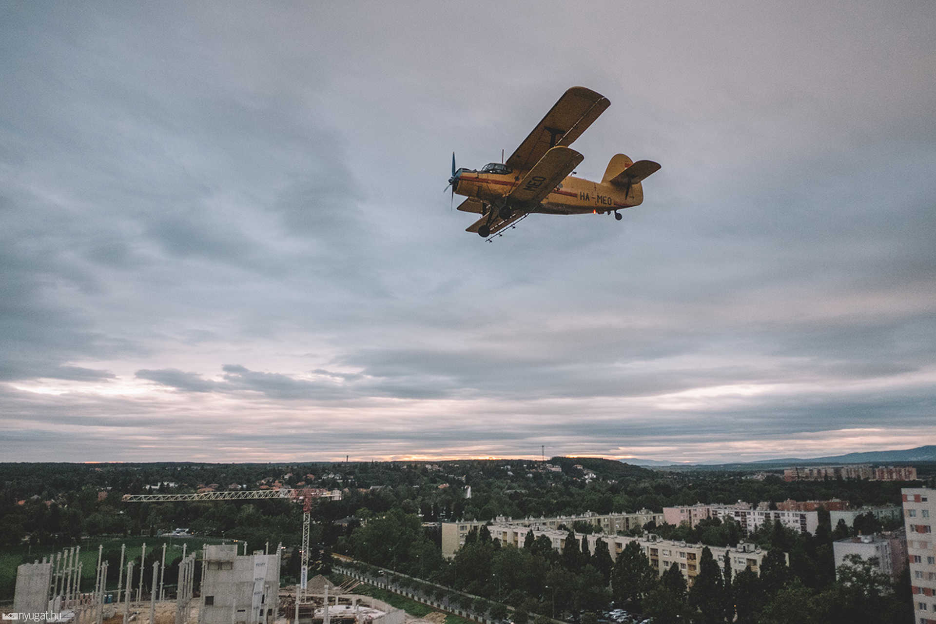 Szúnyogirtás AN-2 repülőgéppel