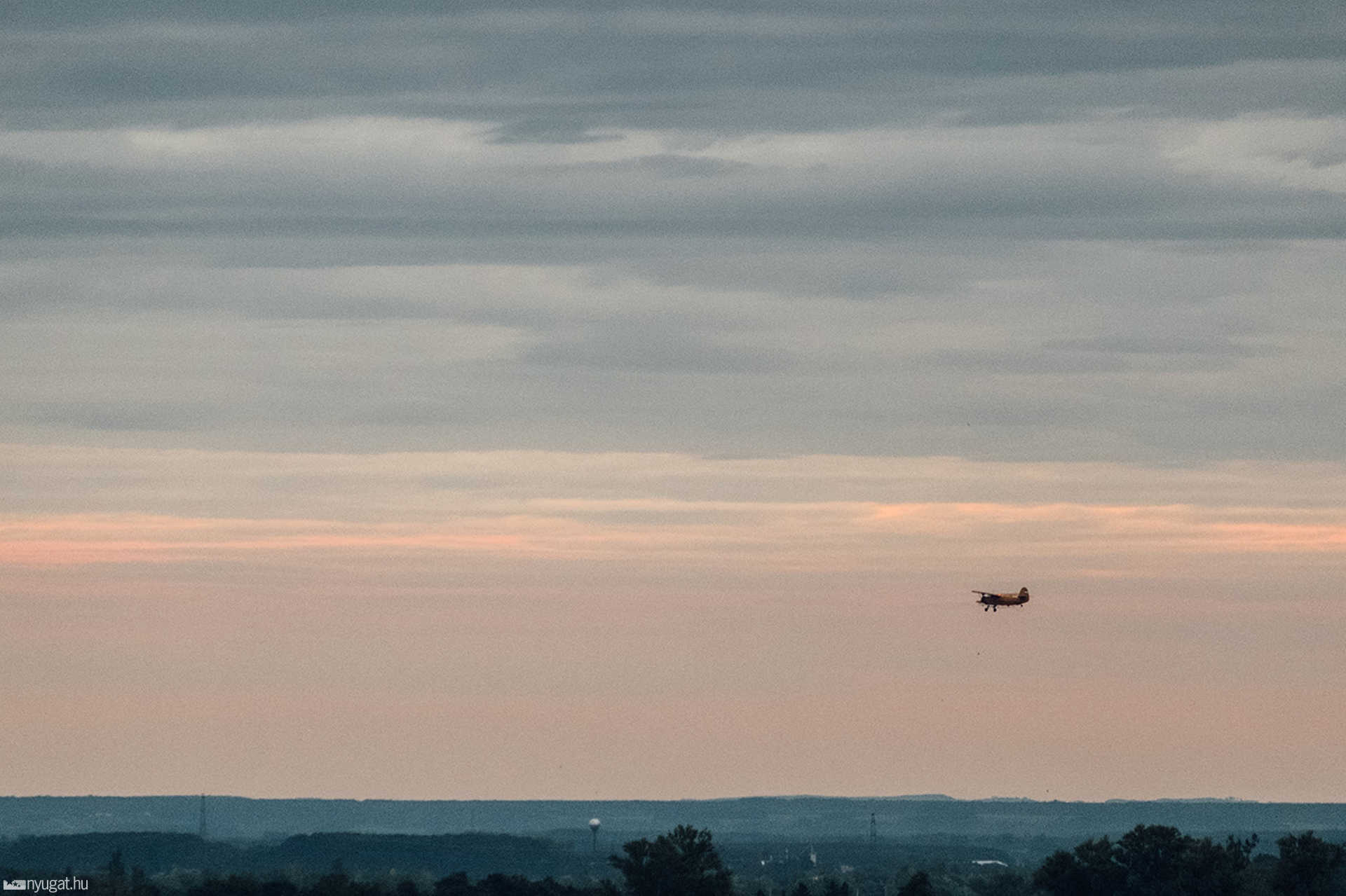 Szúnyogirtás AN-2 repülőgéppel