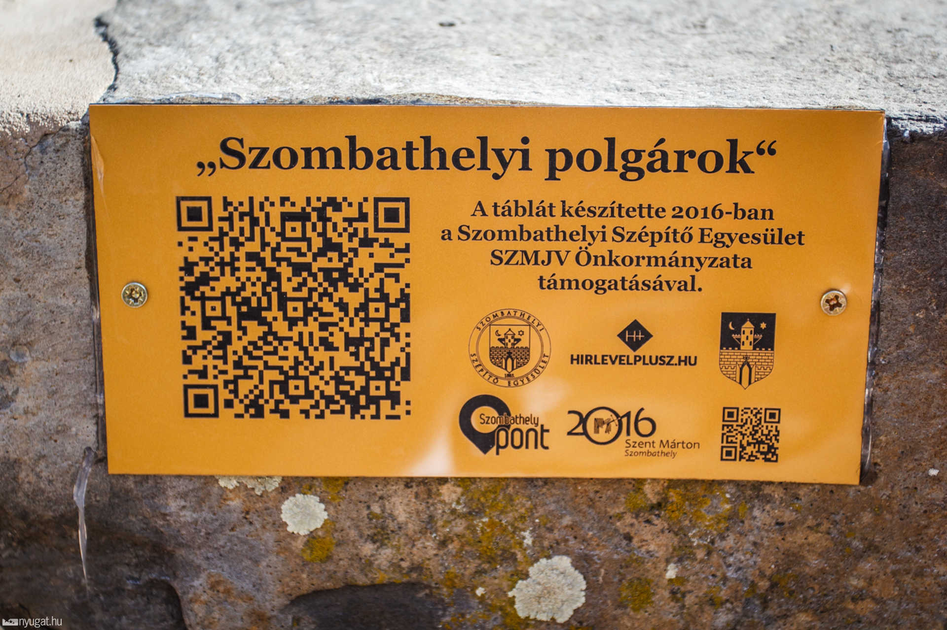 QR kódos táblát kaptak a Szombathelyi polgárok
