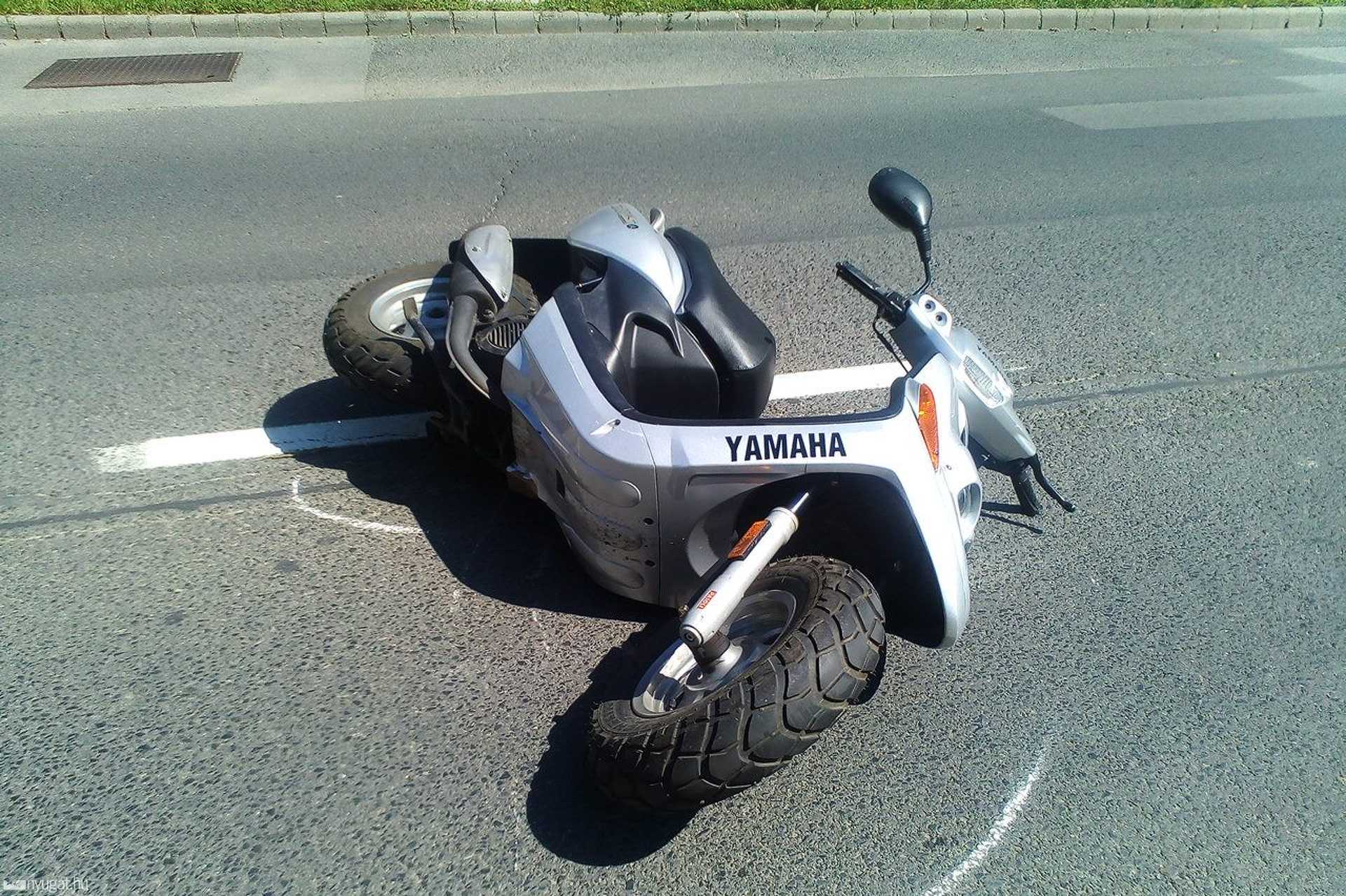 Robogó és Mercedes balesete
