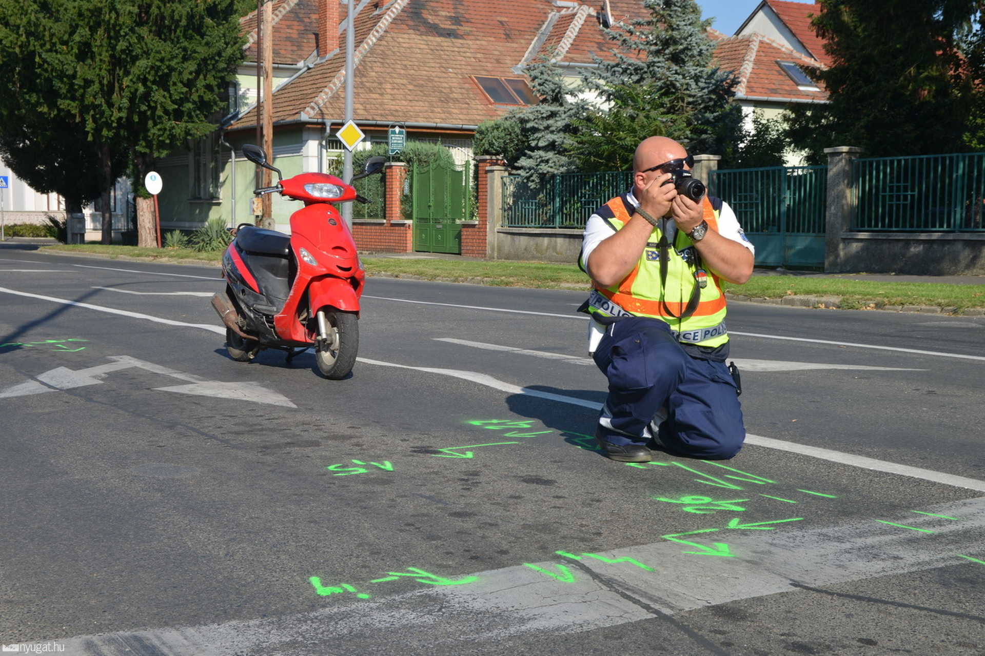 Kereszteződésbe csúszott egy motoros Szombathelyen