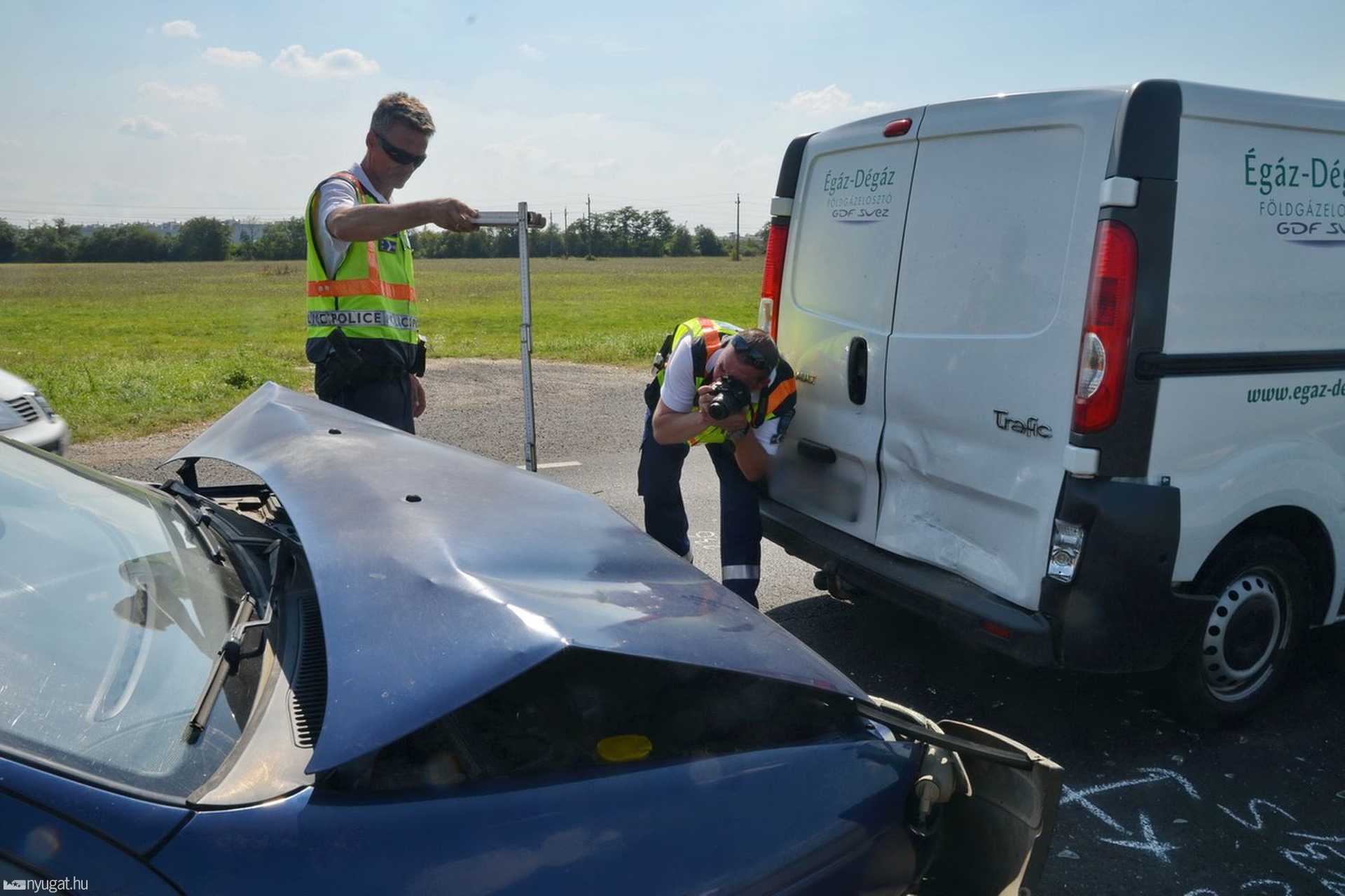 Ráfutásos baleset Szombathely határában, a 87-esen