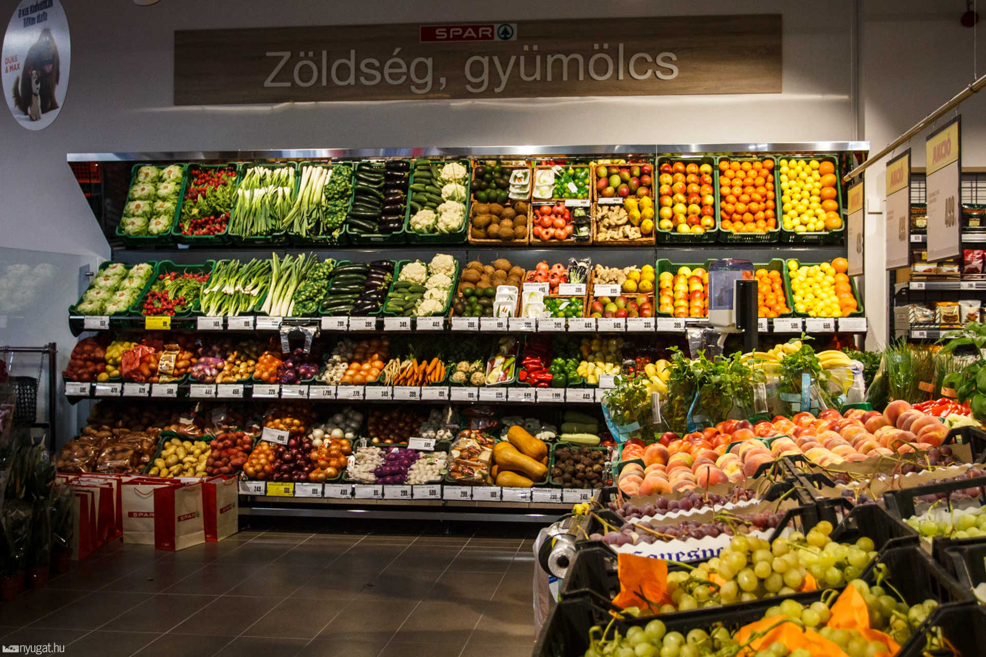 SPAR nyílt a Savaria Plázában