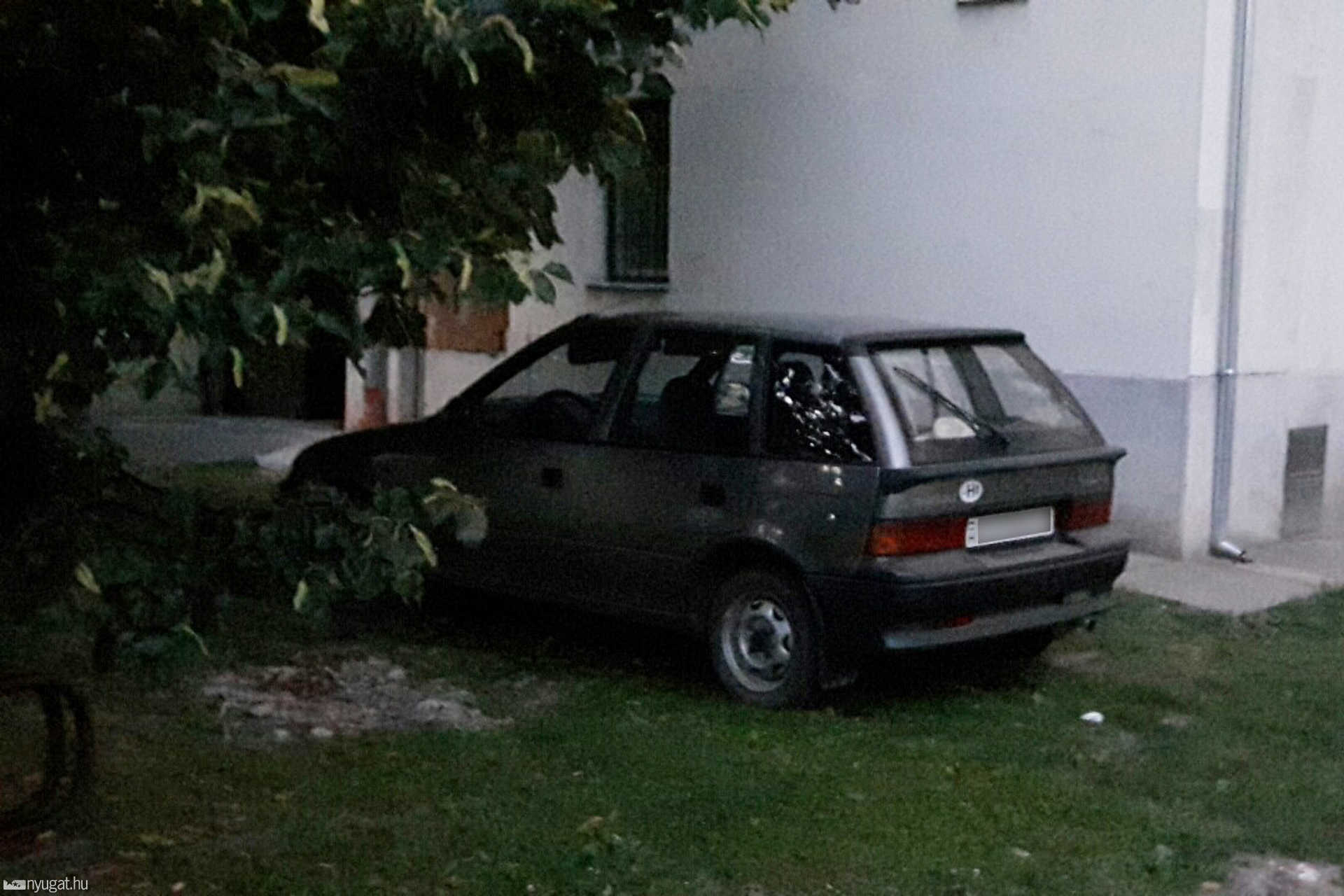 Variációk egy témára: szabálytalan parkolás a Király utcában