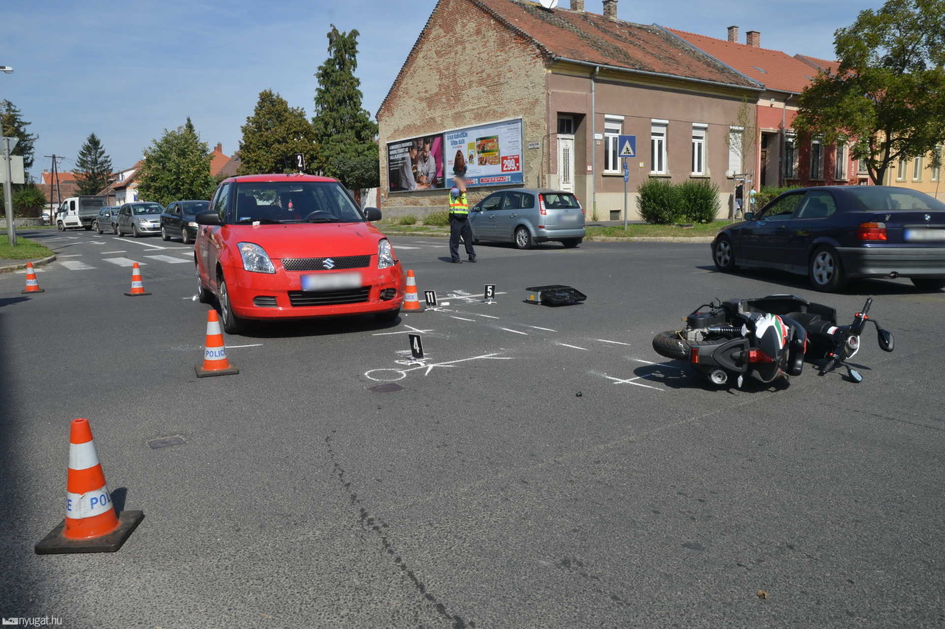 Segédmotoros és Suzuki ütközött Szombathelyen
