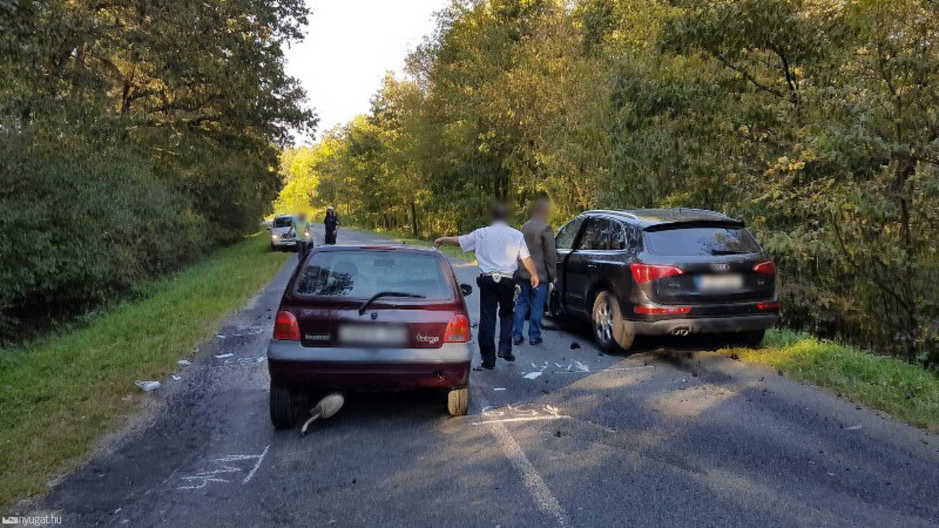 Frontálisan karambolozott két személyautó a Körmend és Rádóckölked között