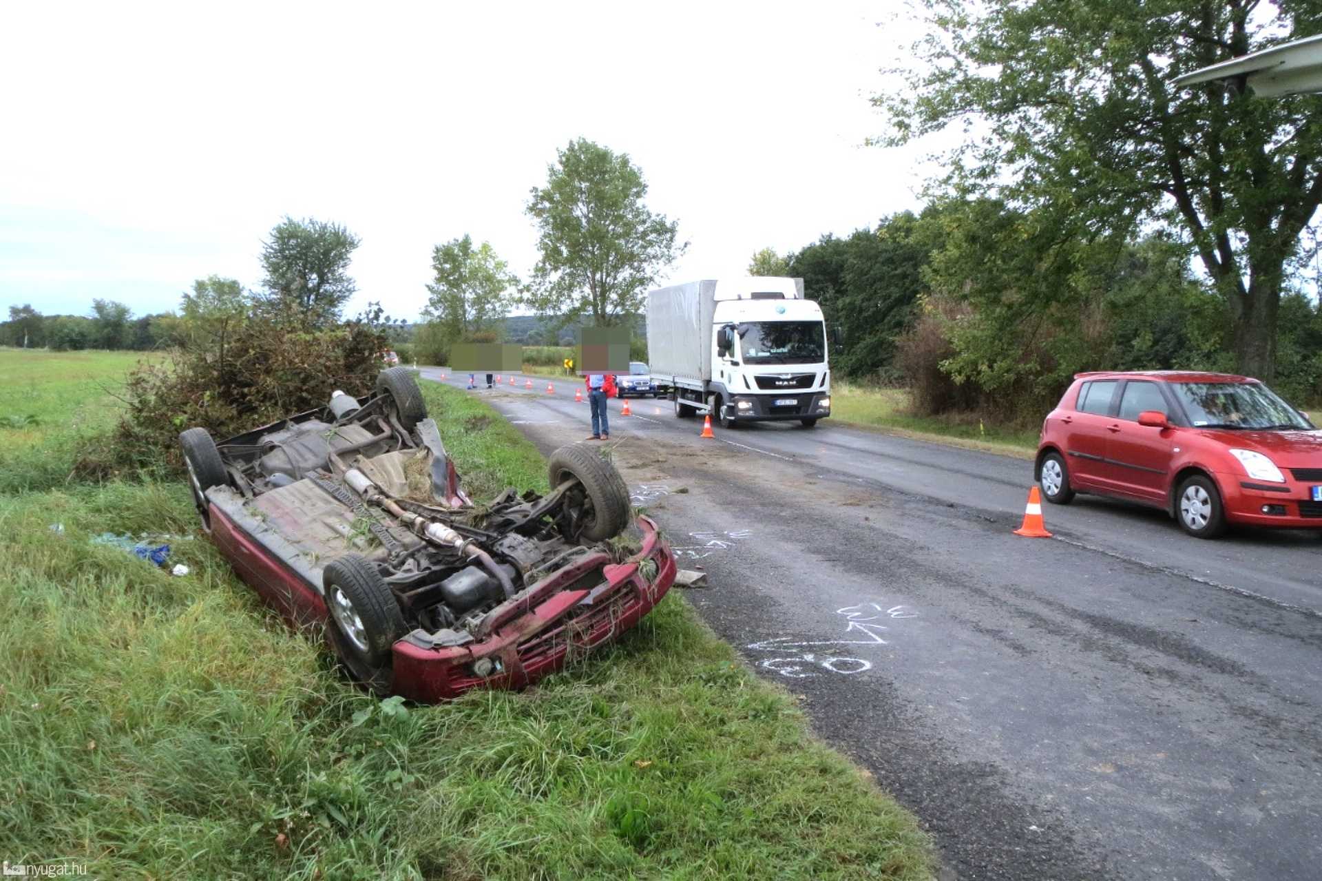Fatuskót döntött a felborult Honda