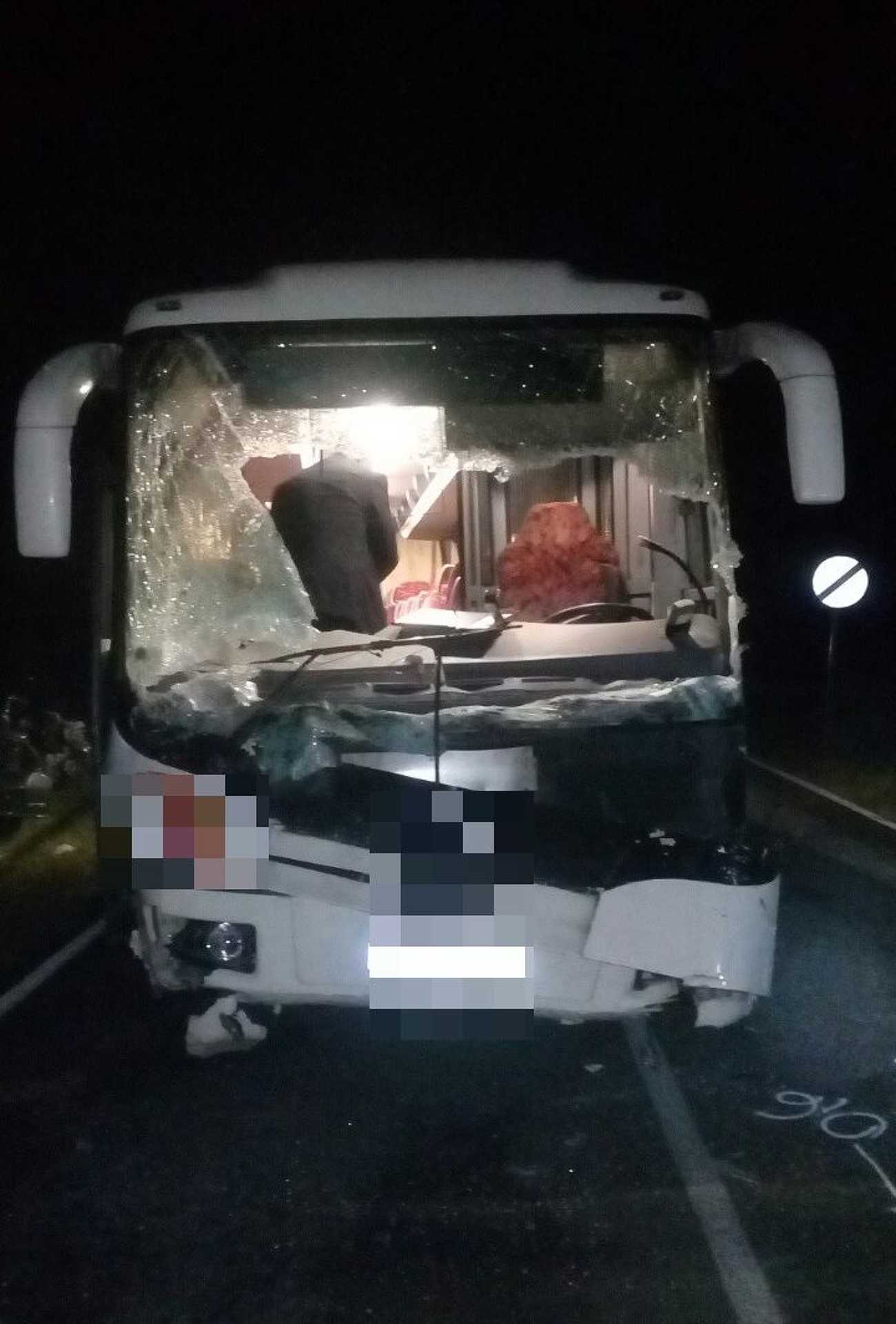 Busz és személyautó ütközött Győr-Ménfőcsanaknál