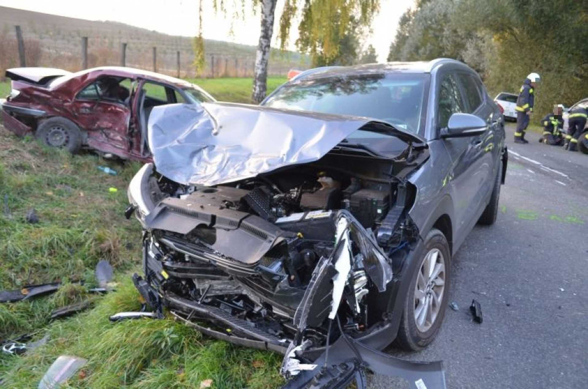 4 autó karambolozott a 82-esen