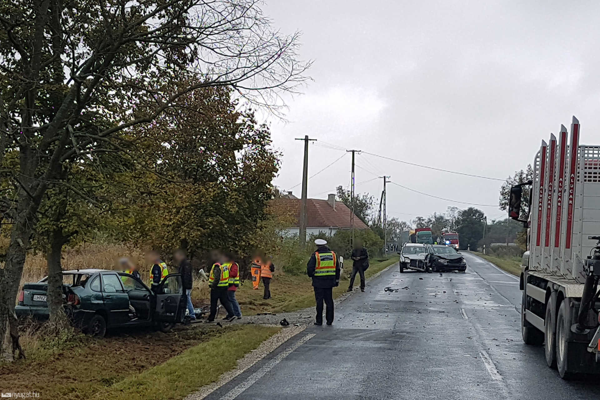 Fiatal nő vesztette életét a 76-os főúton