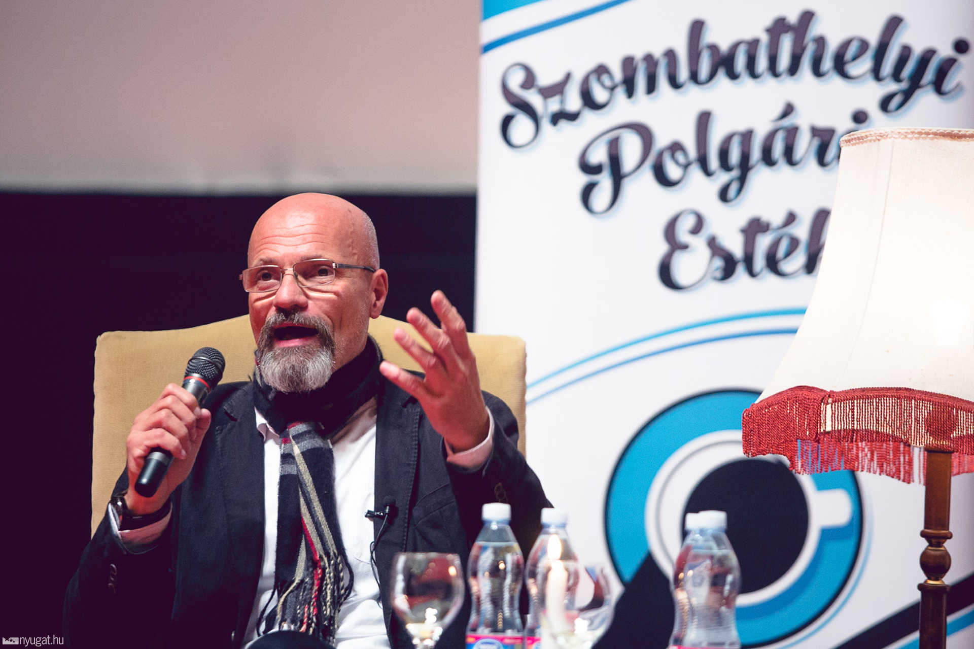 Zacher Gábor a járványról: Szar van a palacsintában, és attól félünk