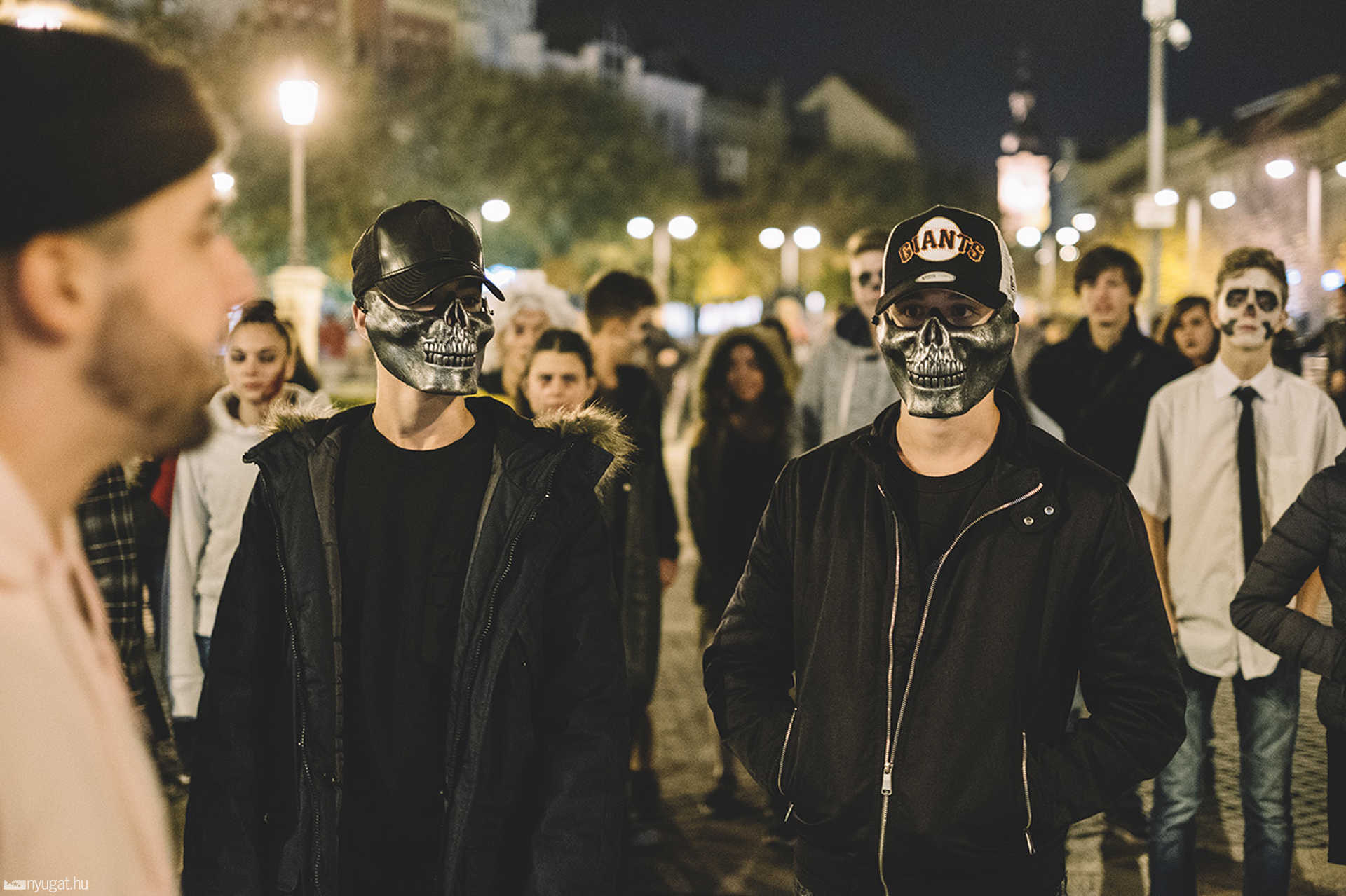 Halloween-tánc a Fő téren