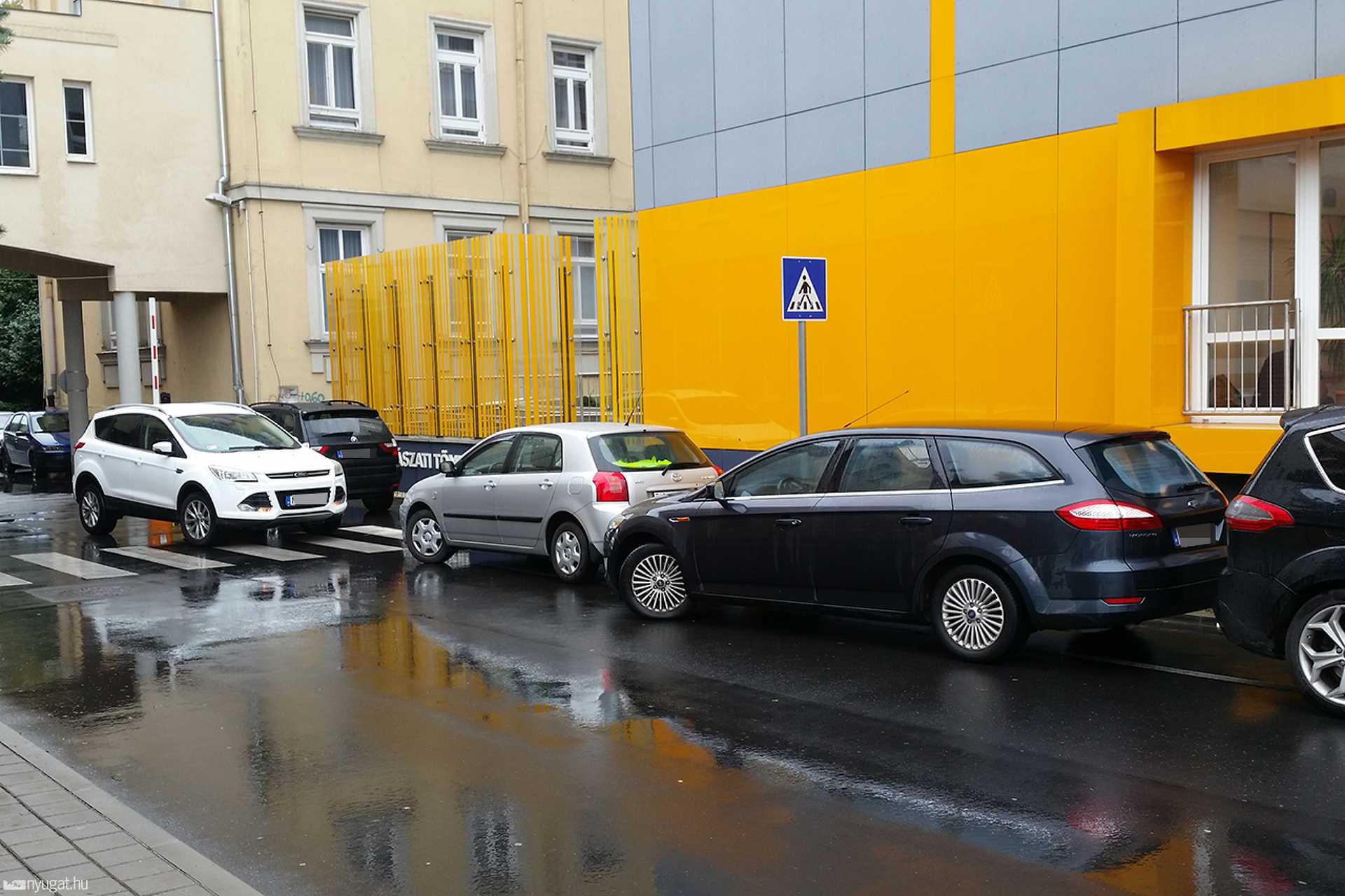 Parkolás a Markusovszky Kórház területén