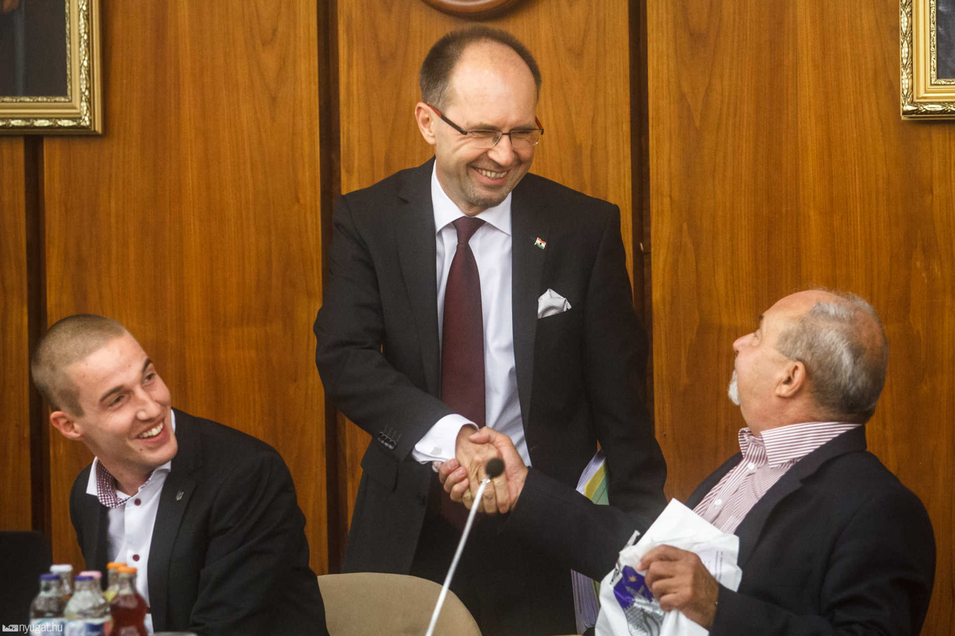 Októberi közgyűlés, délelőtt