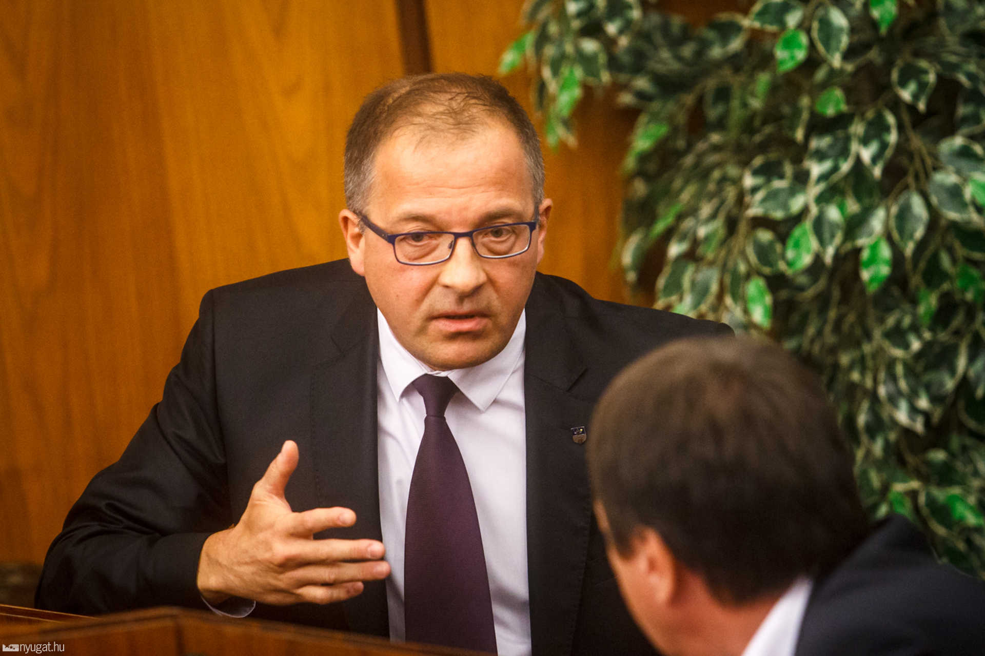 Októberi közgyűlés, délelőtt