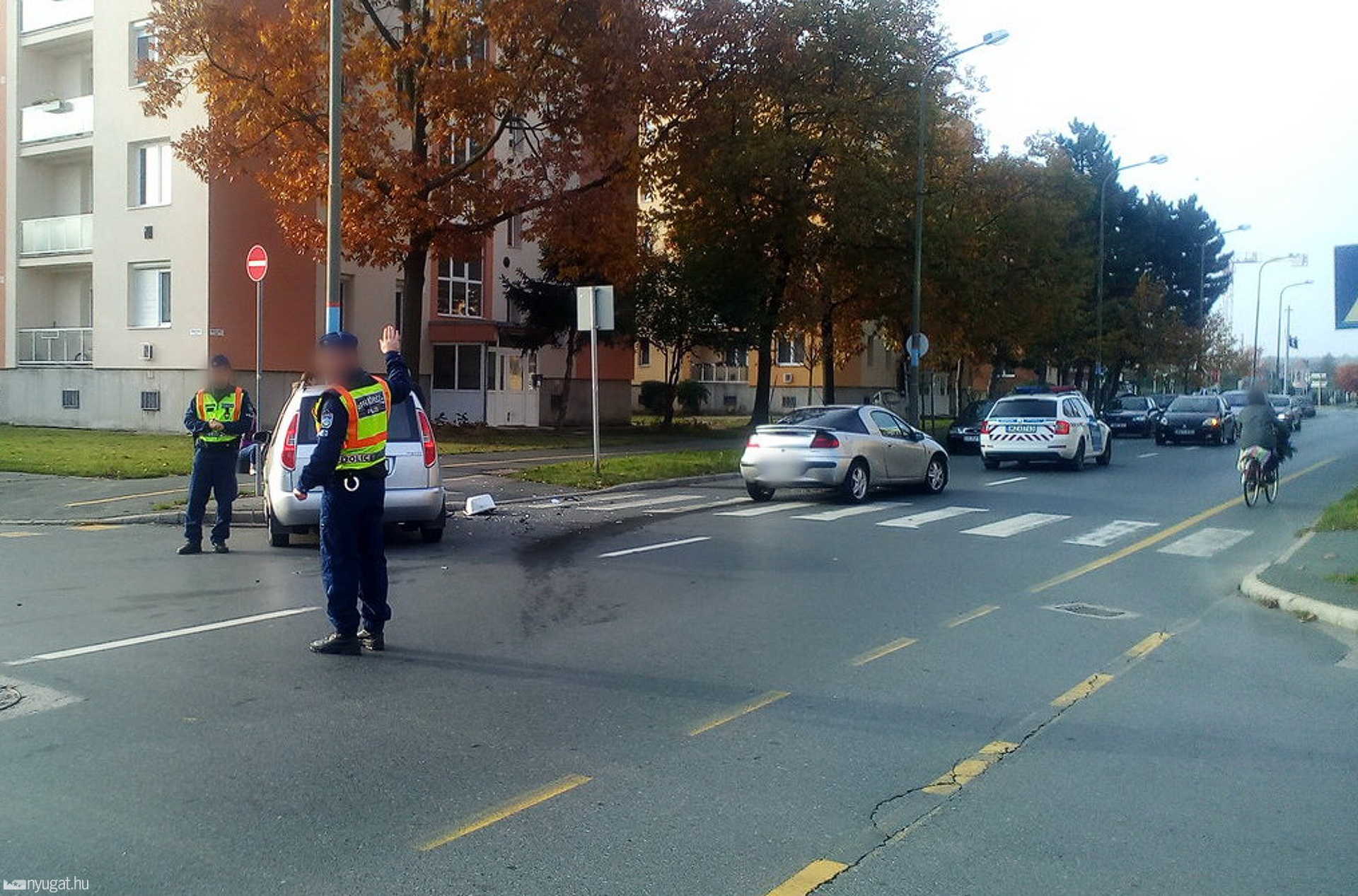 Oszlopnak csapódott a vétlen Skoda a Bartók Béla körúton