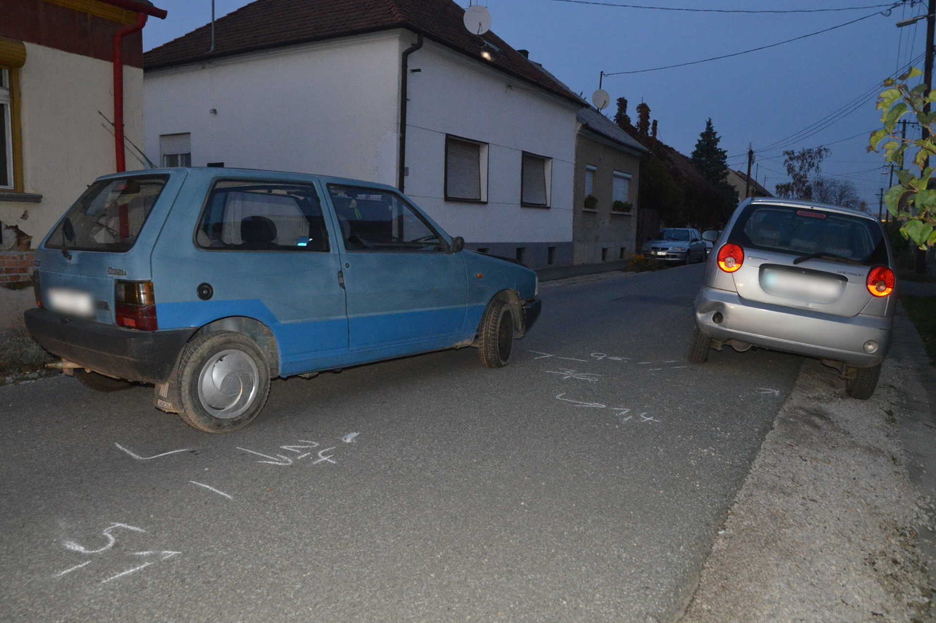 Ittasan hajtott parkoló autónak