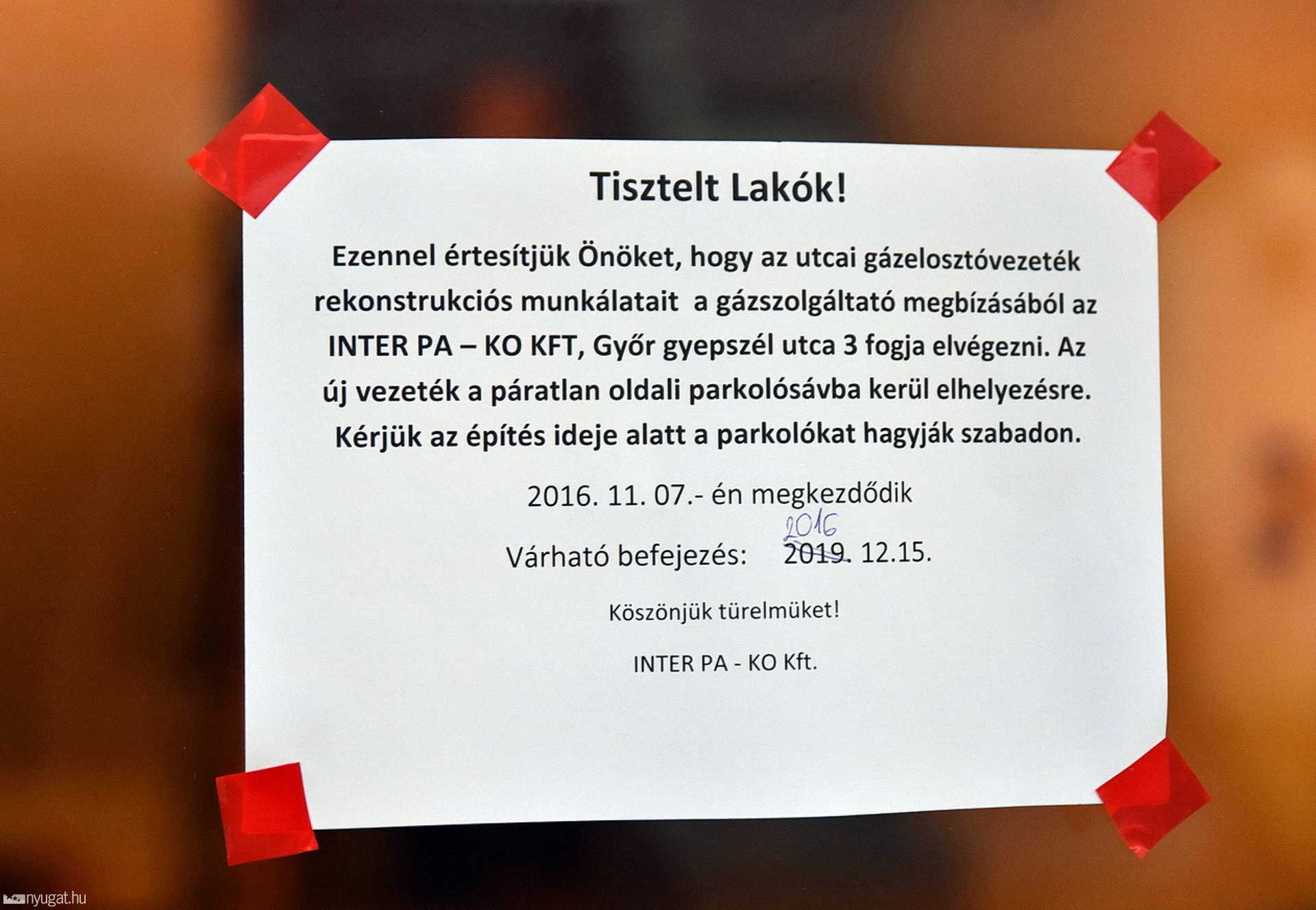 Tucatnyi autót kordonoztak körbe Szombathelyen