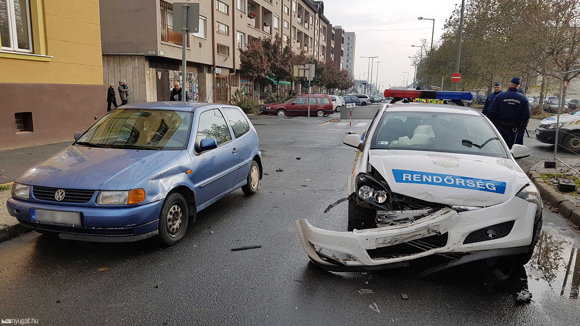 Rendőrautó elé hajtott egy Renault Szombathelyen