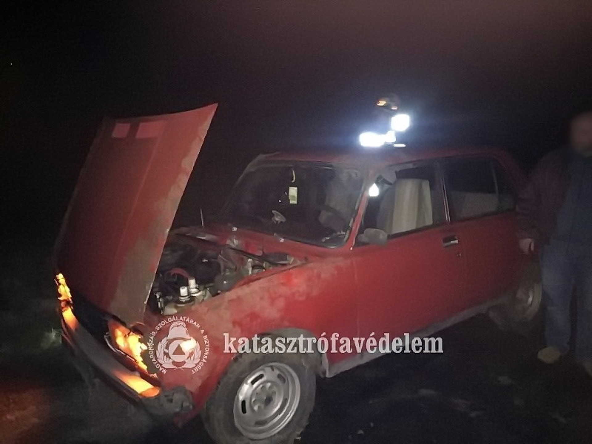Árokba hajtott egy Lada Nemescsónál