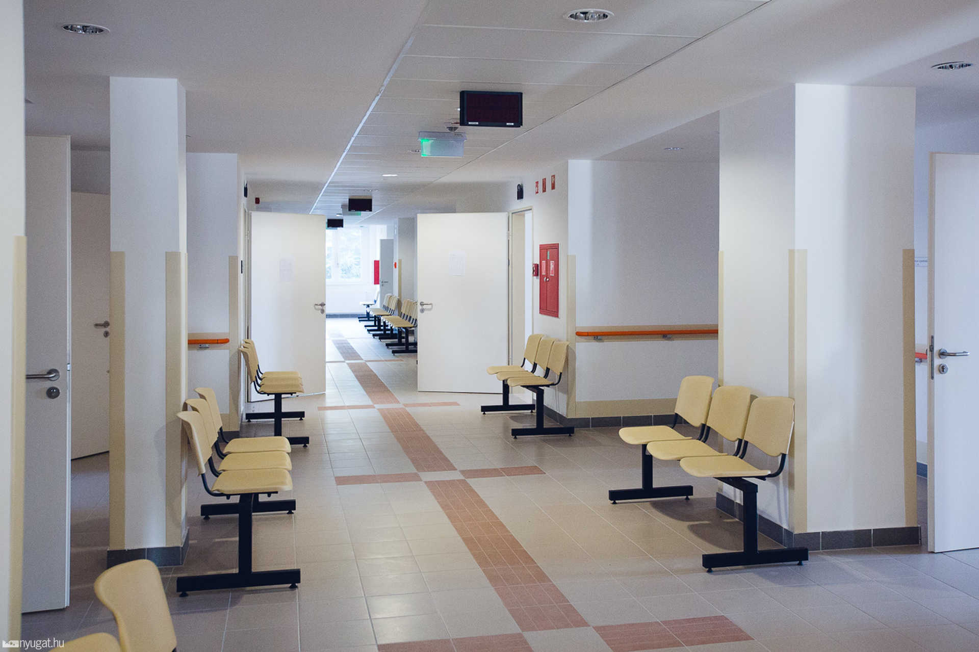 Bejártuk a felújított körmendi kórházat