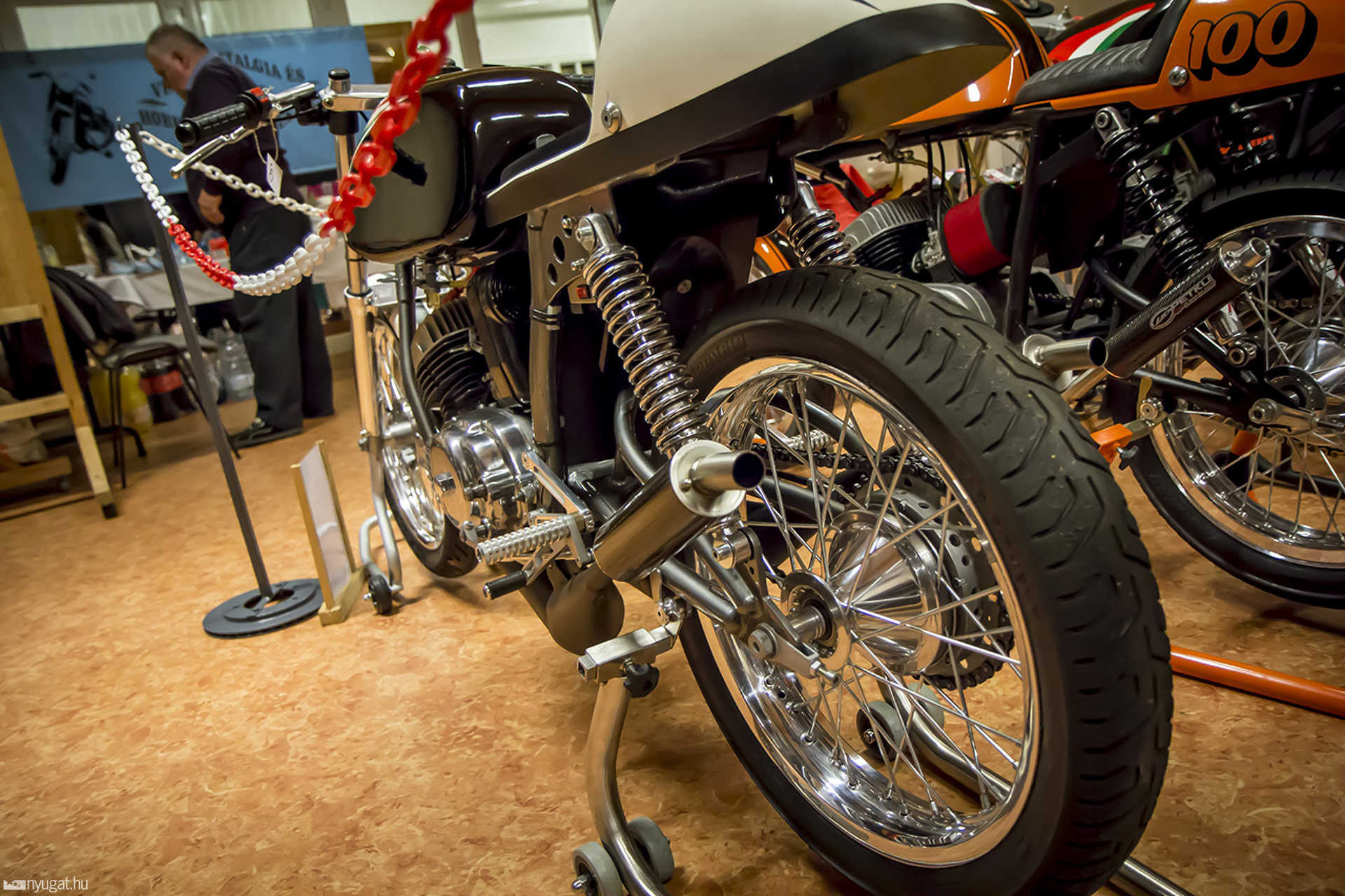 IX. Motorkiállítás Vépen