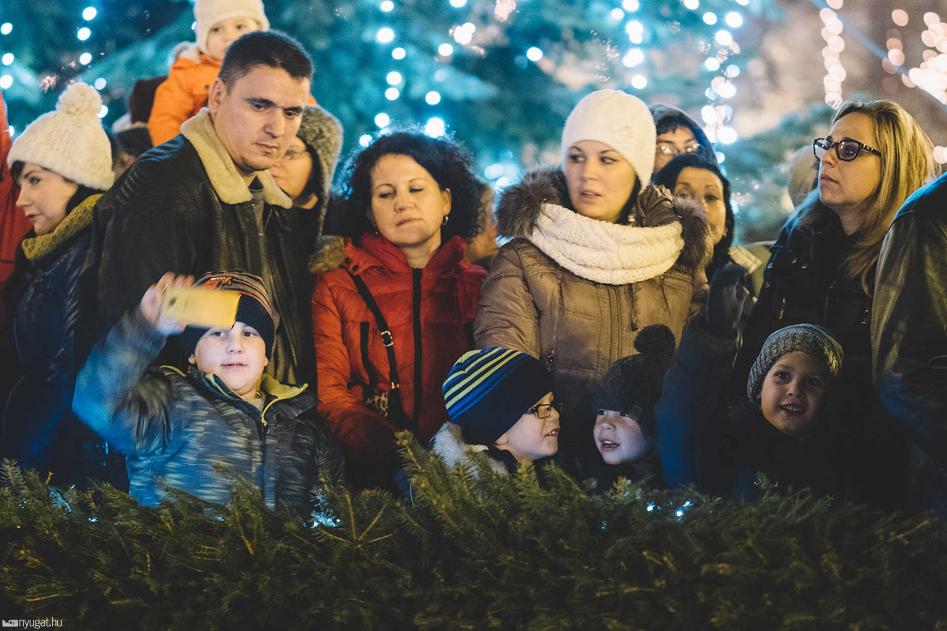 Adventi gyertyagyújtás a szombathelyi Fő téren - 2016