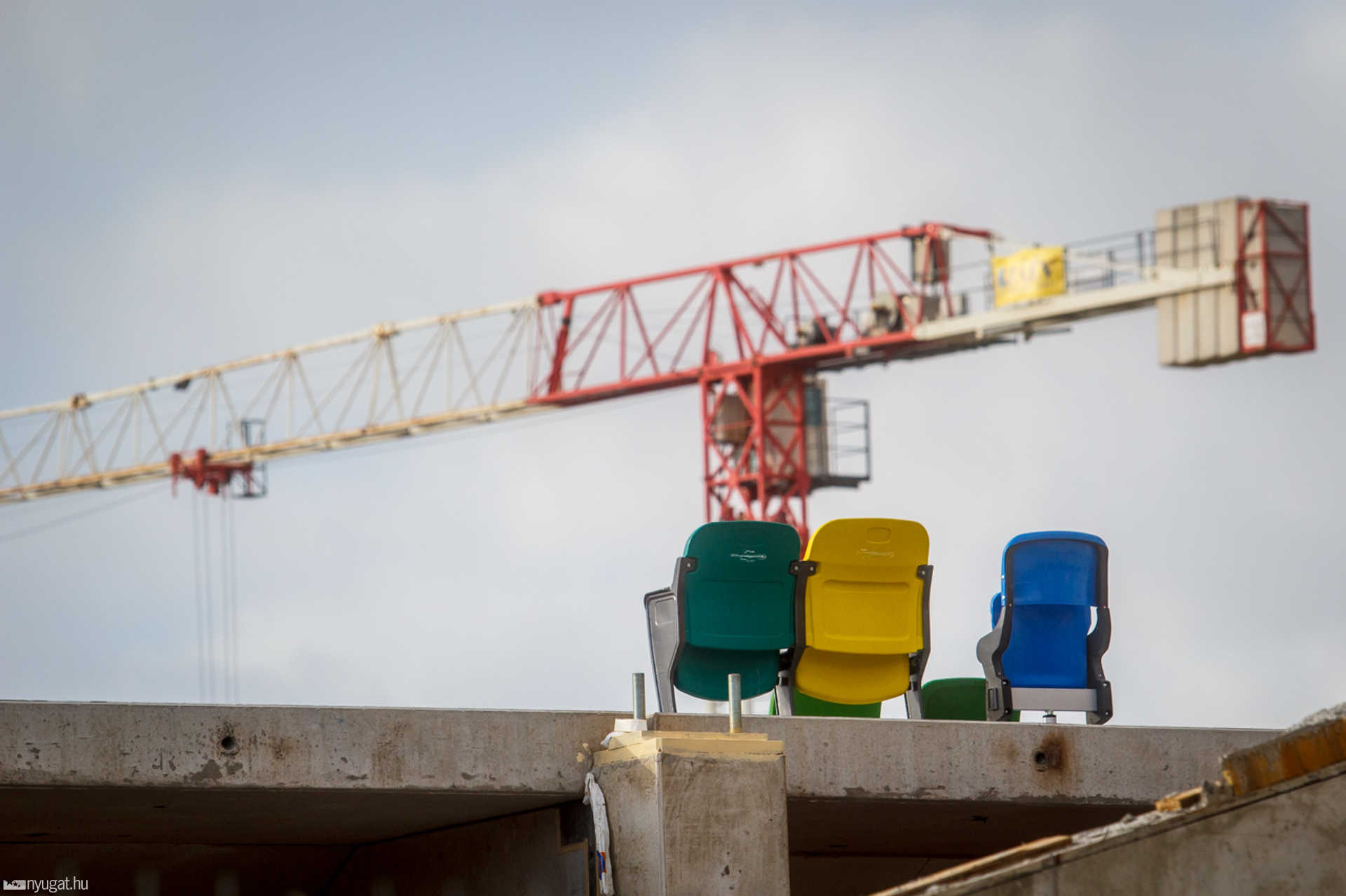 Már a tetőszerkezetet építik a Haladás-stadionon