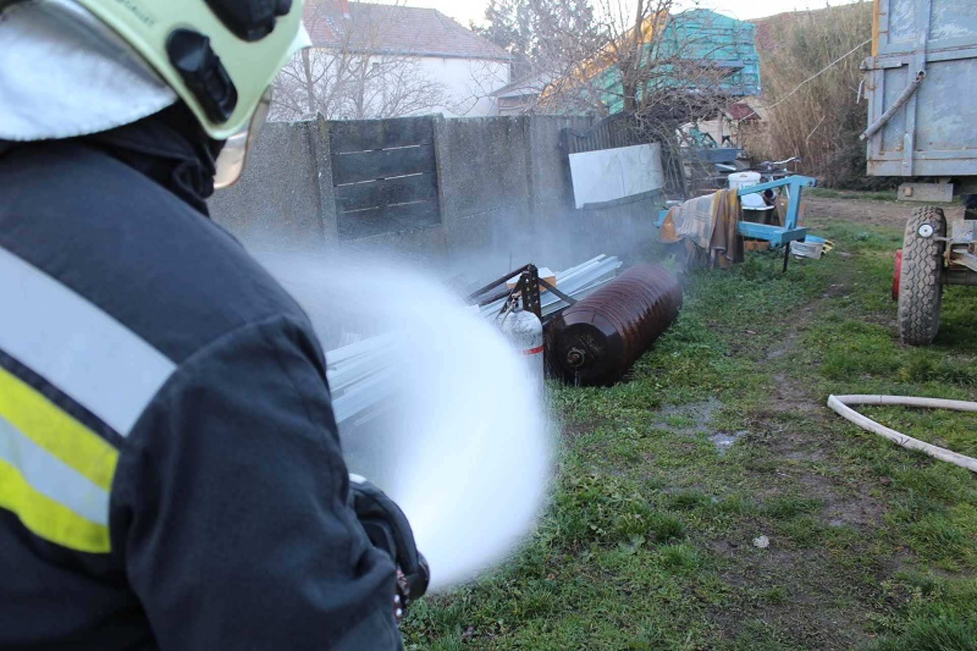 Kigyulladt egy gazdasági épület irodahelyisége