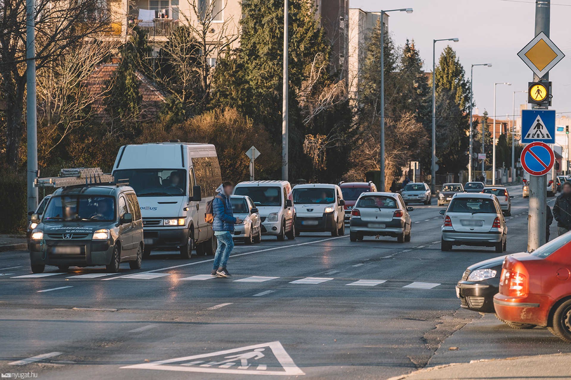 Új zebra a Hunyadi János úton (Károlyi Antal utca, Lidl)