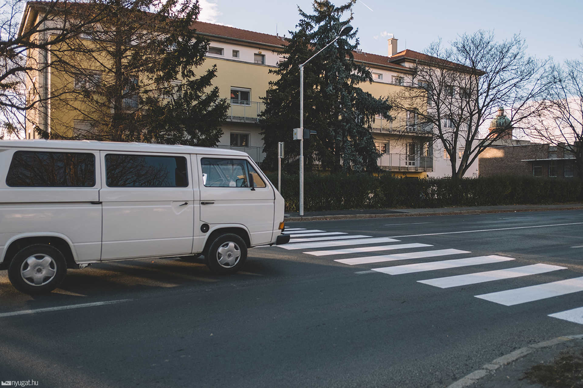 Új zebra a Hunyadi János úton (Károlyi Antal utca, Lidl)