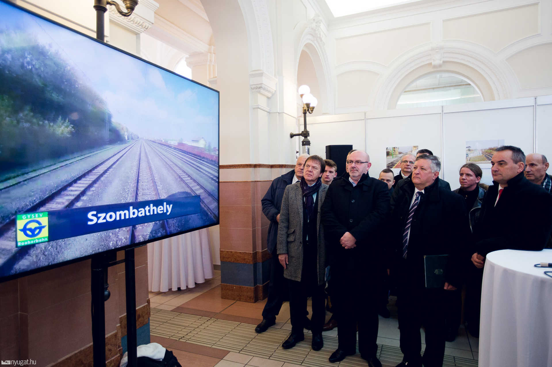 Átadták a villamosított Szombathely-Zalaszentiván vasúti vonalat