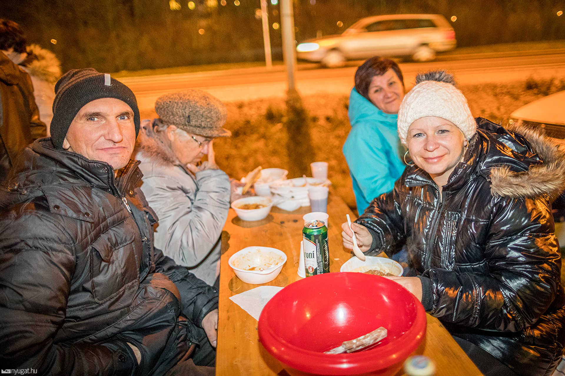 Jótékonysági éjszakai főzés