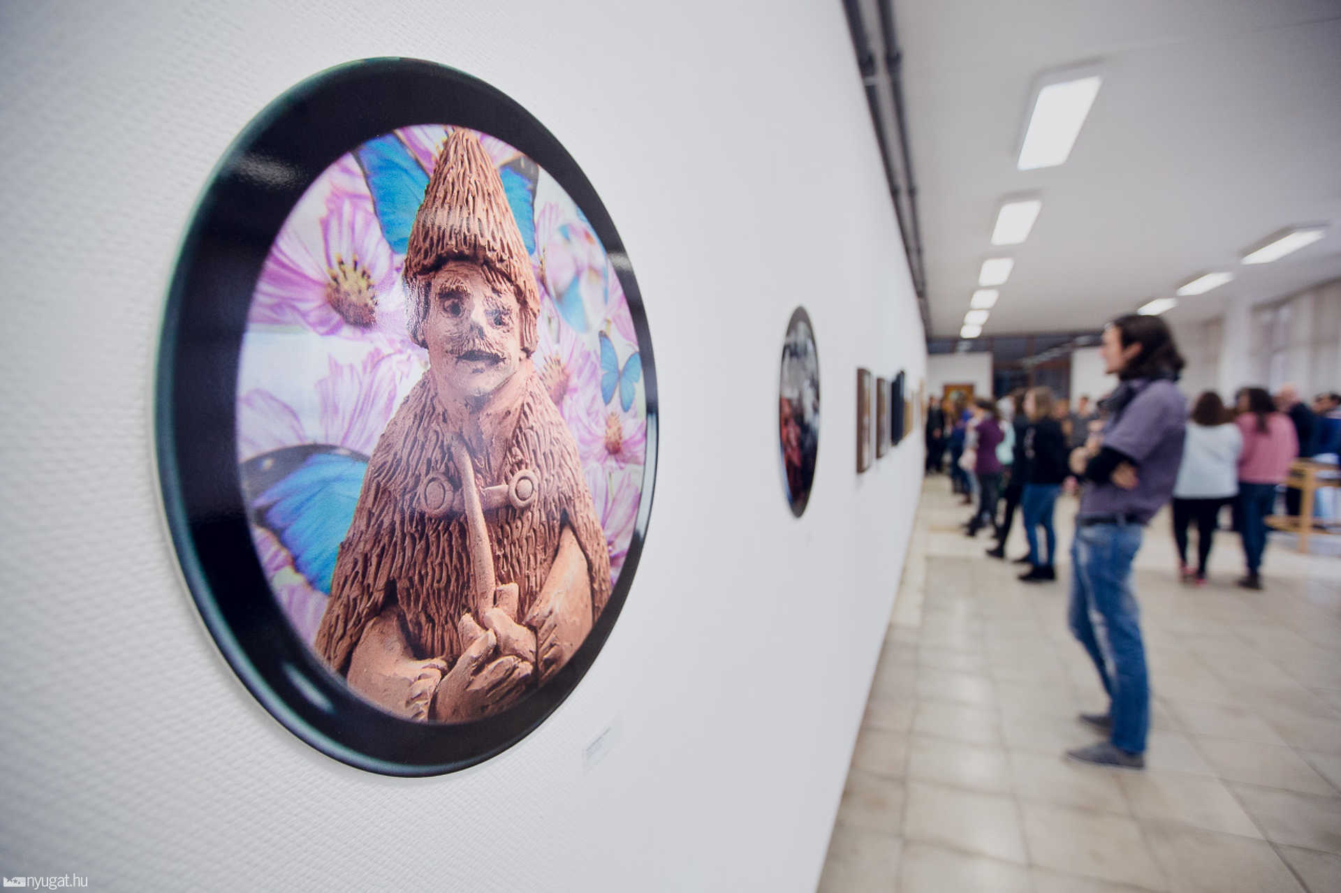 A Savaria Tendency Art Group kiállítása a Művészeti Szakgimnáziumban
