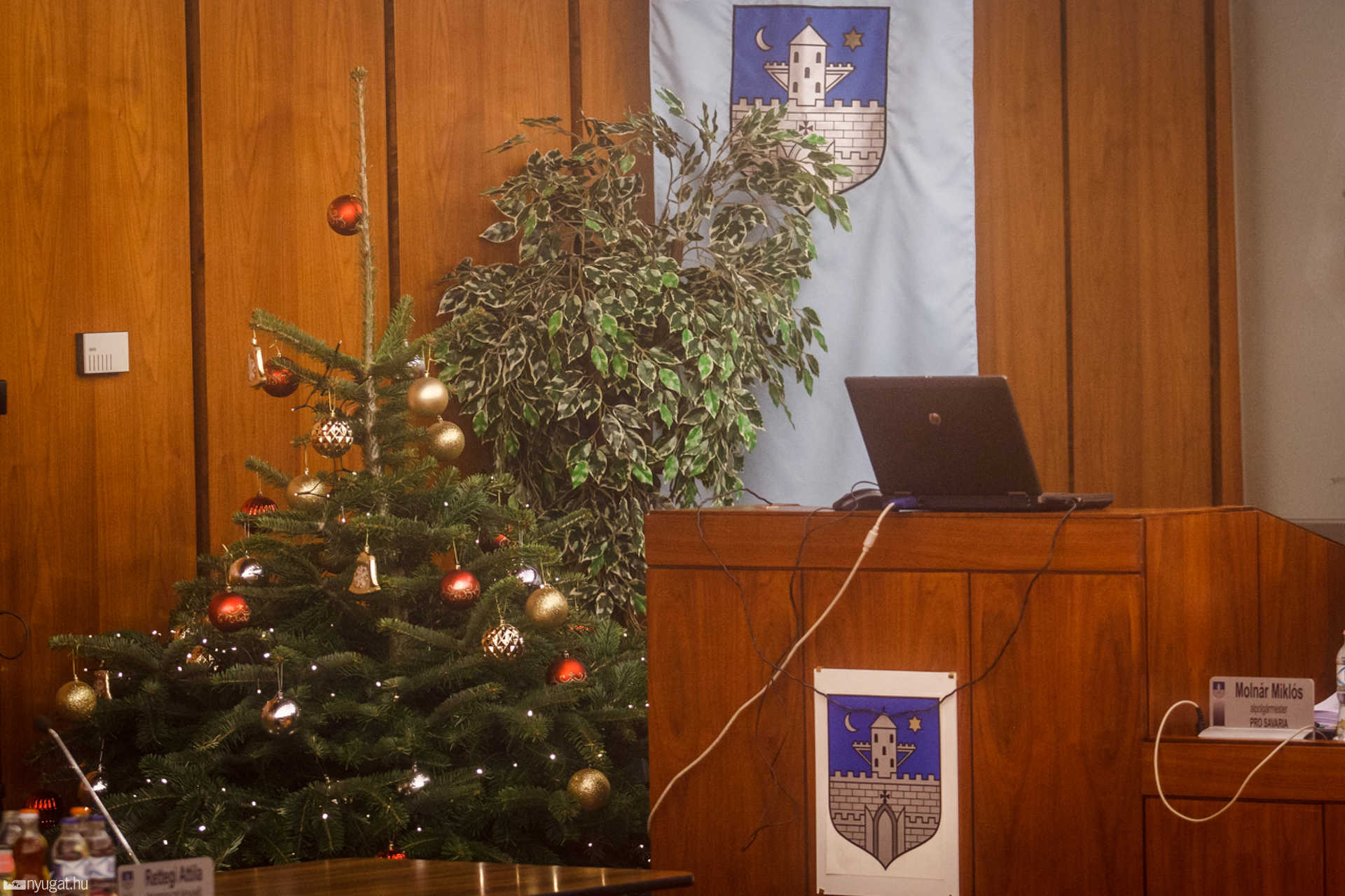 Decemberi közgyűlés, délelőtt