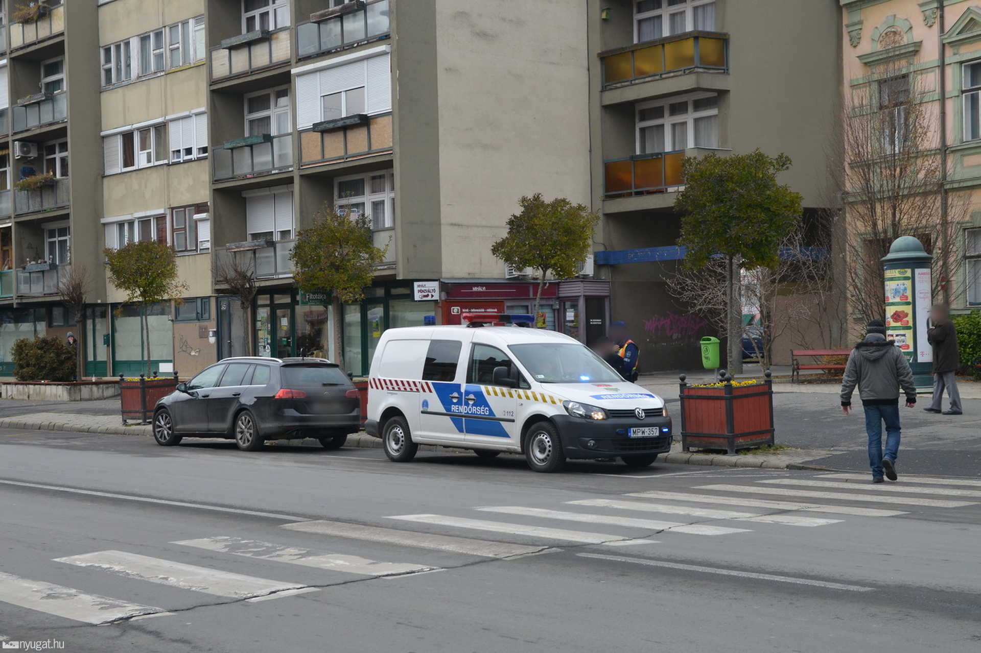 Idős nőt sodort el egy autó Szombathelyen