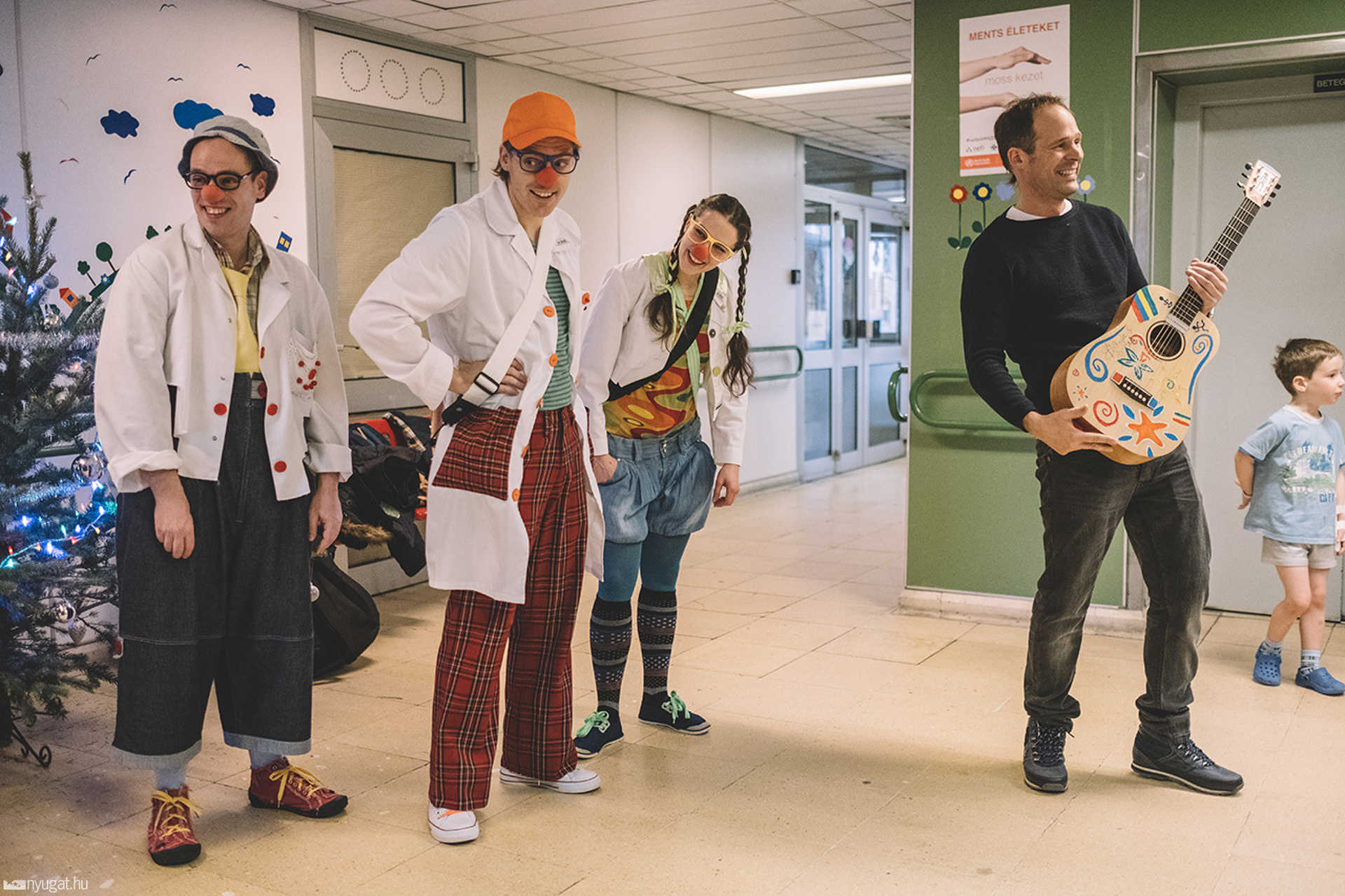 Ocho Macho és Dr. Bohóc a kórházban