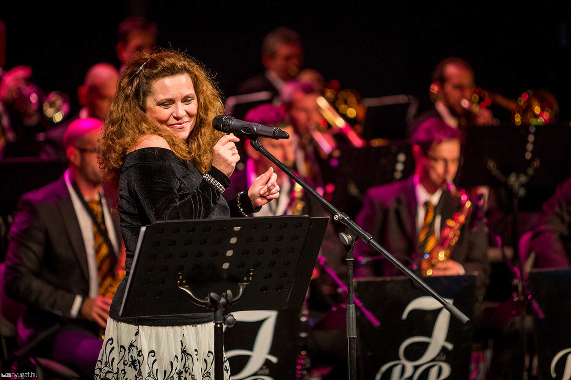 Az Isis Big Band és a Weöres Sándor Színház jótékonysági koncertje
