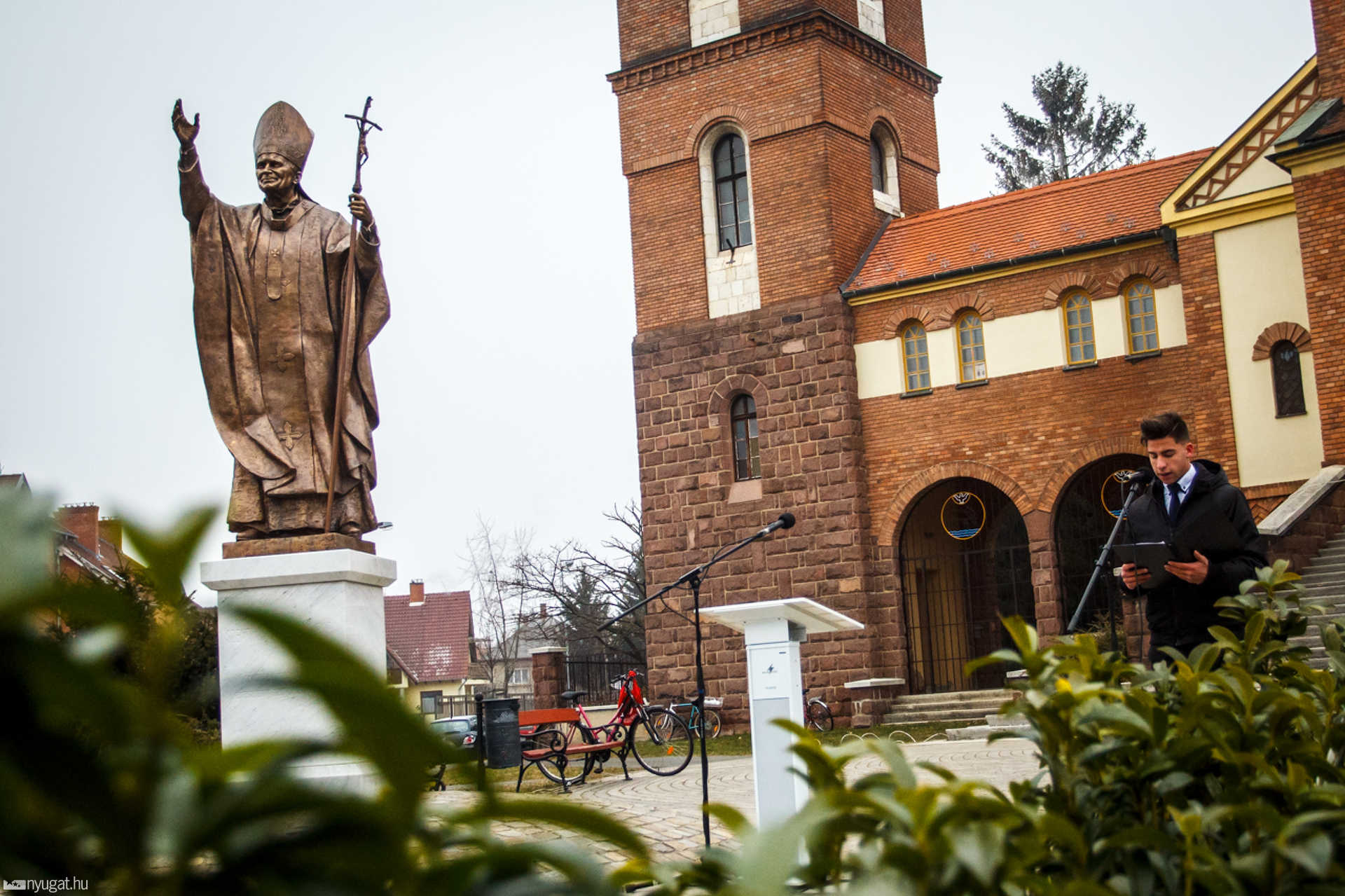 Szent II. János Pál pápa szobor avató ünnepsége