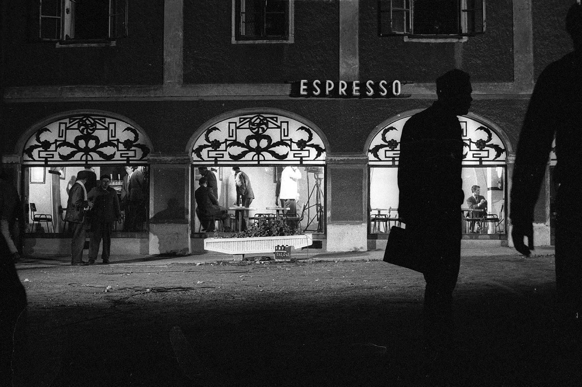 Jurisics tér, Lábas-ház. A felvétel a Sok hűség semmiért című film forgatásakor készült, 1966.