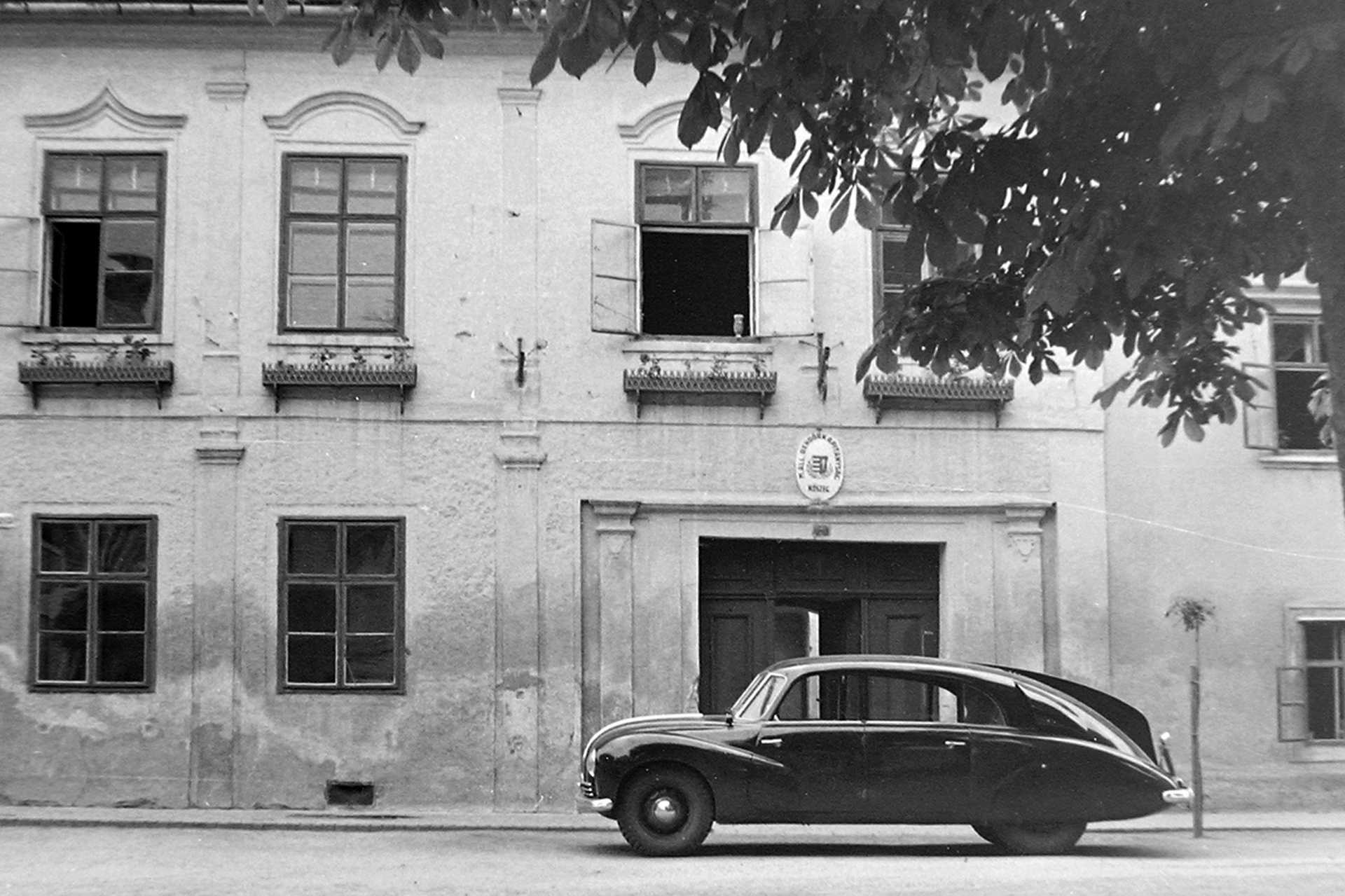 Magyar Állami Rendőrkapitányság. Tatra T87 személygépkocsi, 1949.
