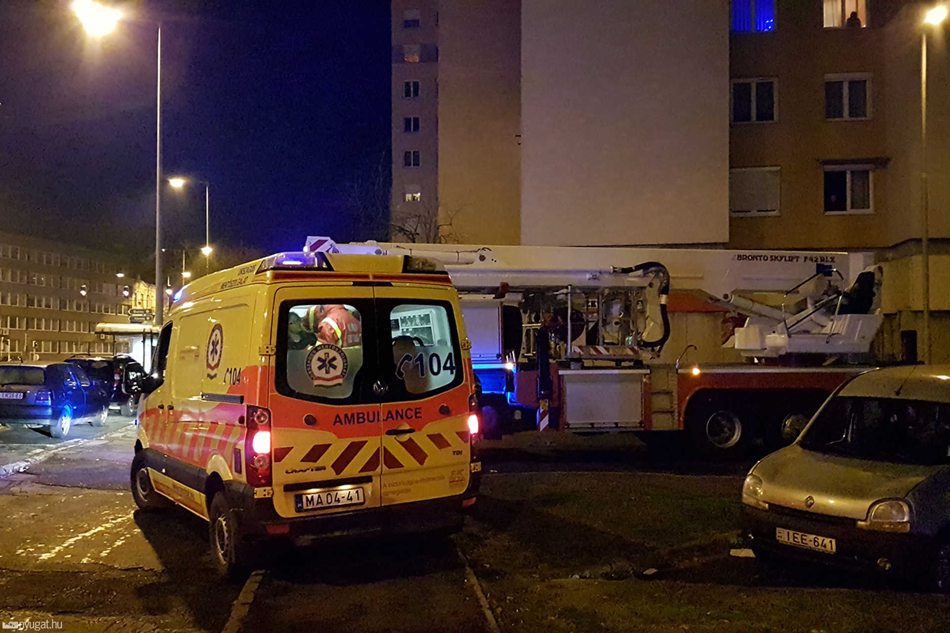 Tűz egy szombathelyi tízemeletesben