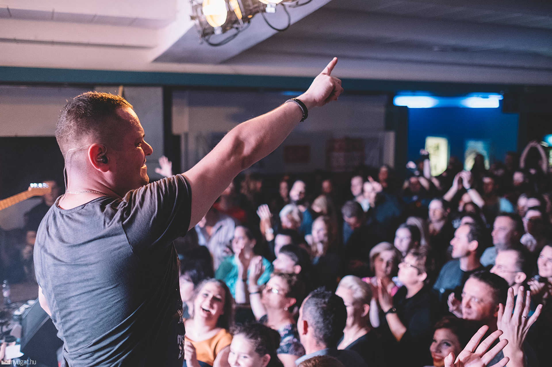Ocho Macho koncert a Savaria moziban