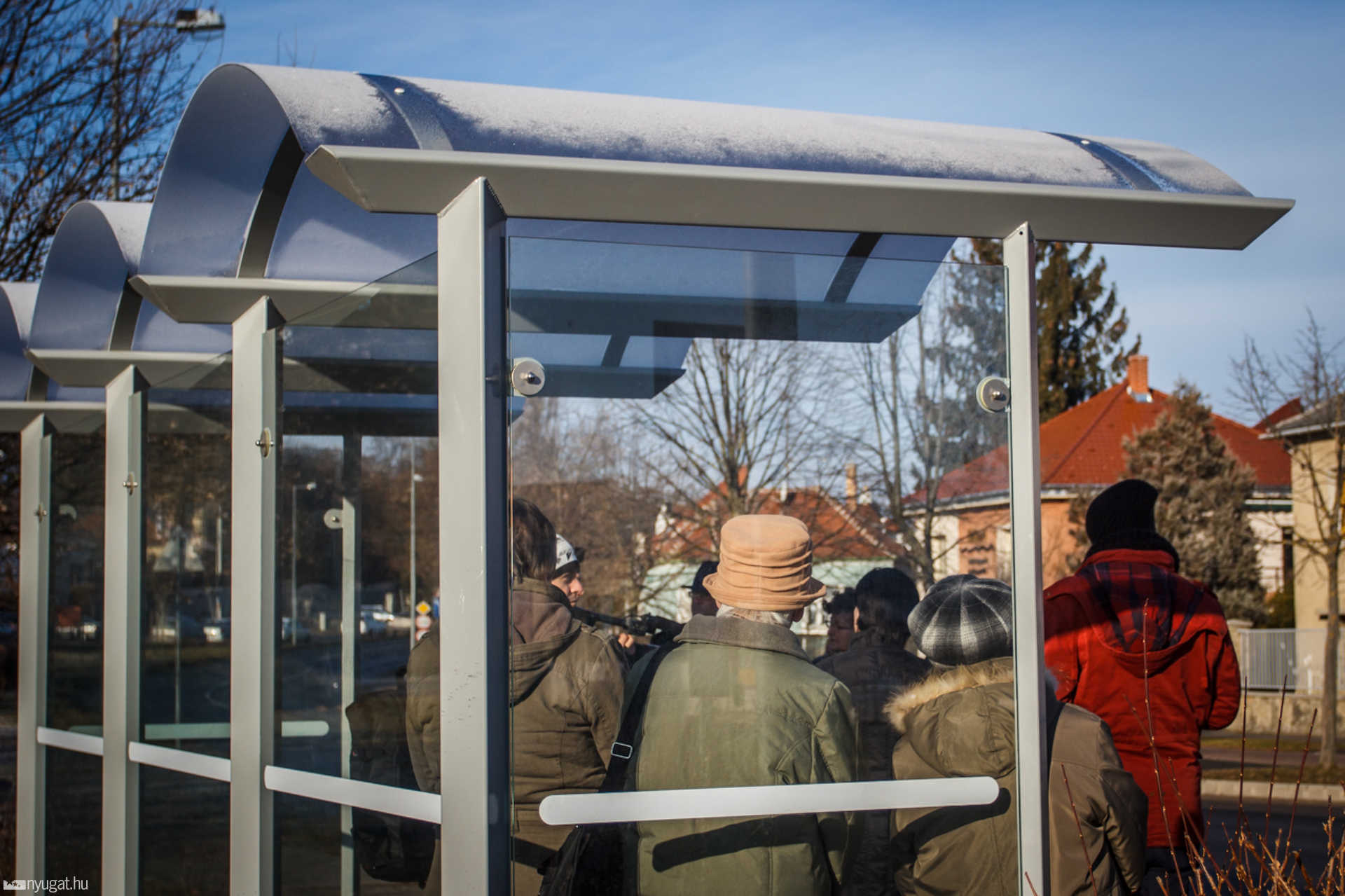 Buszmegálló átadása a Brenner körúton