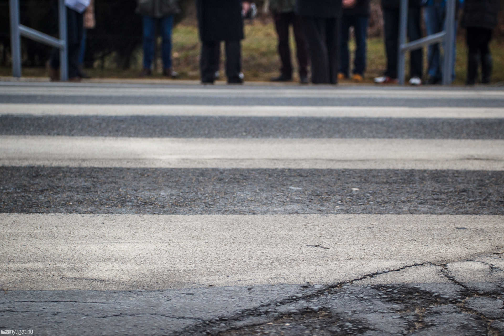 Gyalogátkelőhely átadása az Erkel Ferenc utcában