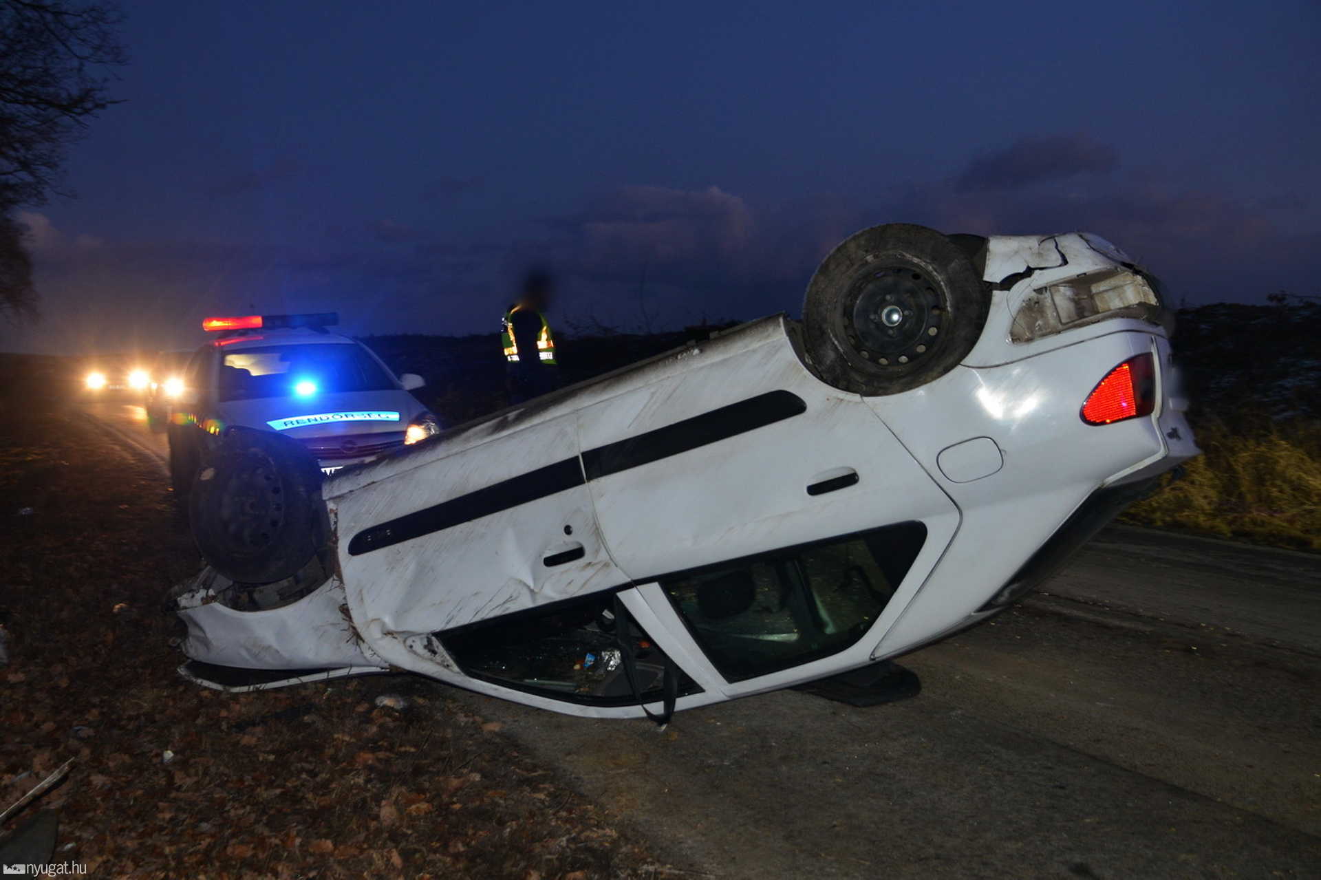 Ketten megsérültek a tetejére borult Citroenben Horvátzsidánynál