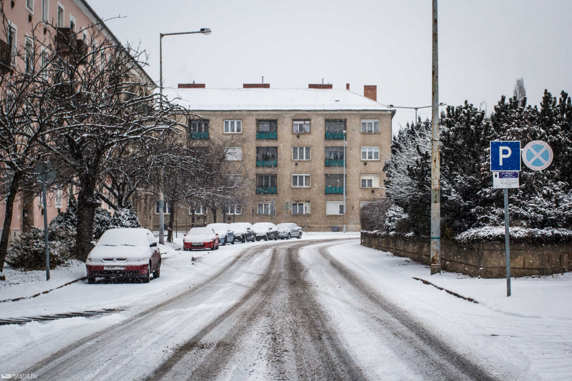 Esik a hó Szombathelyen
