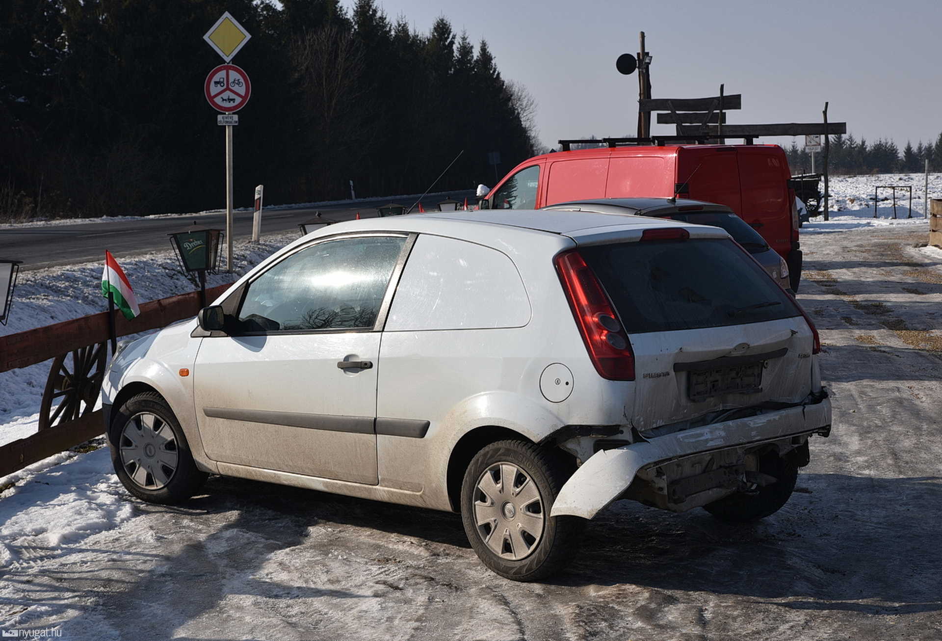 Ráfutásos baleset a 8-as főúton