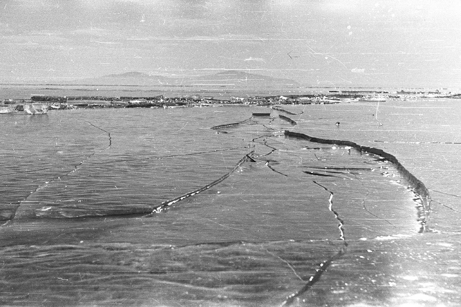 Jégzajlás Badacsonynál, a távolban Fonyód, 1959.