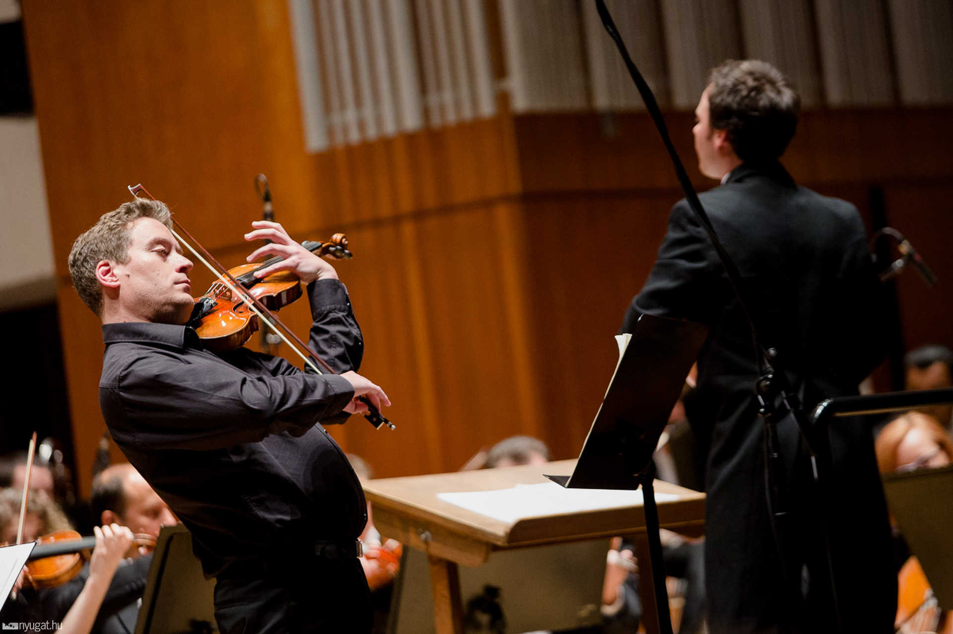 Baráti Kristóf és a Savaria Szimfonikus Zenekar a Bartók Teremben